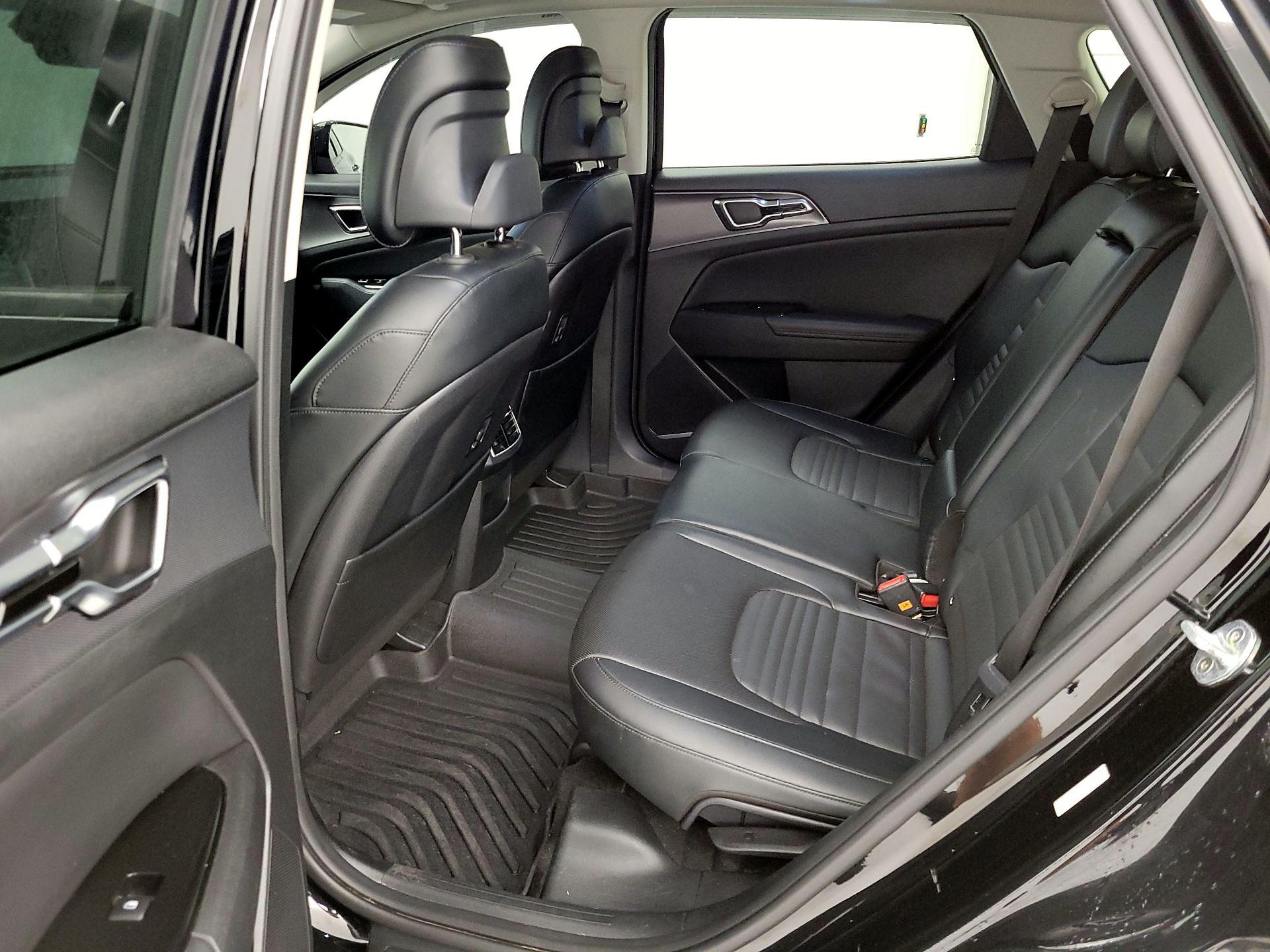 Thumbnail: 2023 Kia Sportage - 17