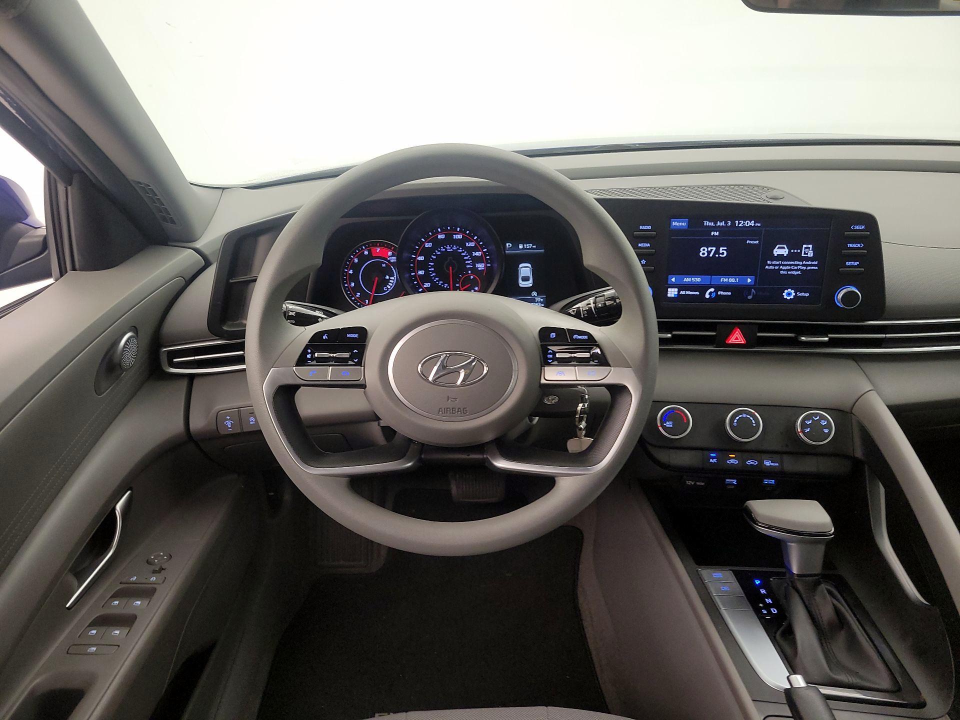 Thumbnail: 2022 Hyundai Elantra - 10