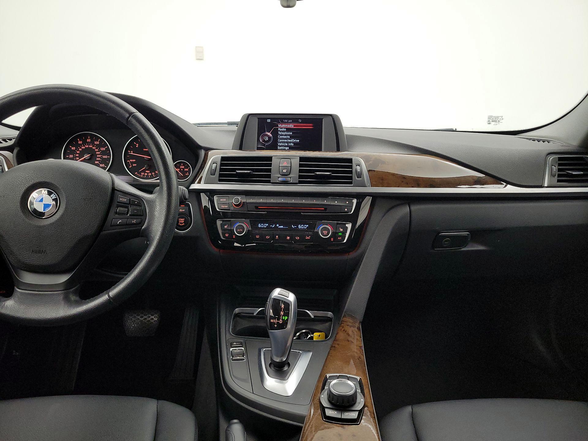 Thumbnail: 2016 BMW 3 Series - 9