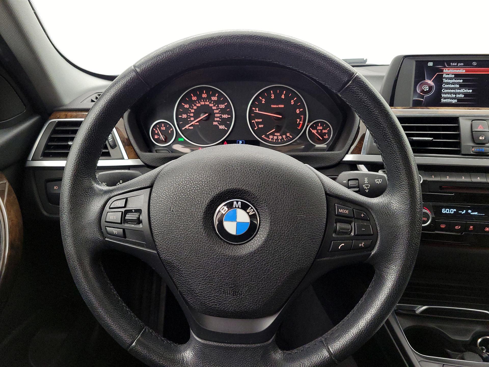 Thumbnail: 2016 BMW 3 Series - 10