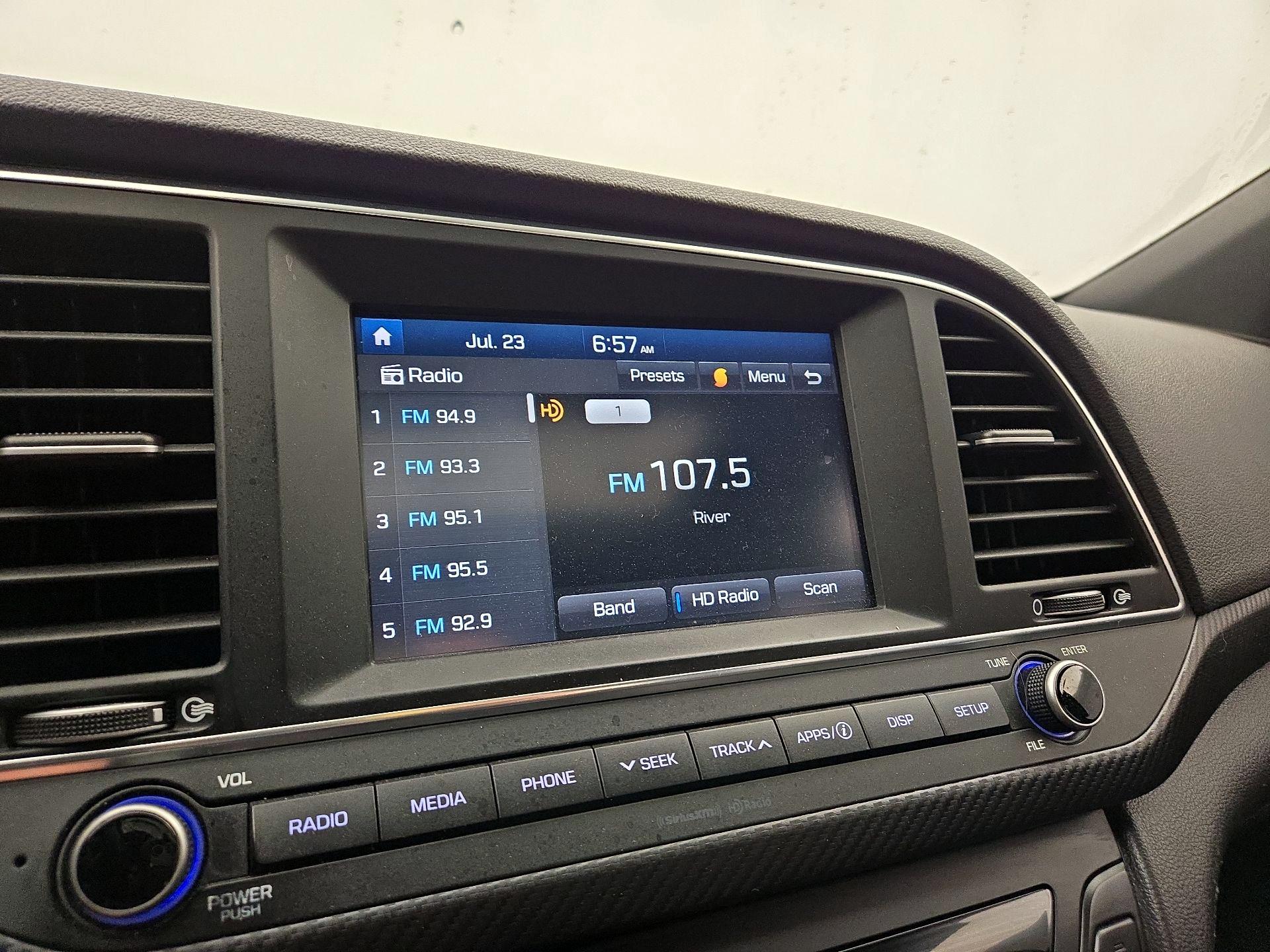 Thumbnail: 2018 Hyundai Elantra - 15