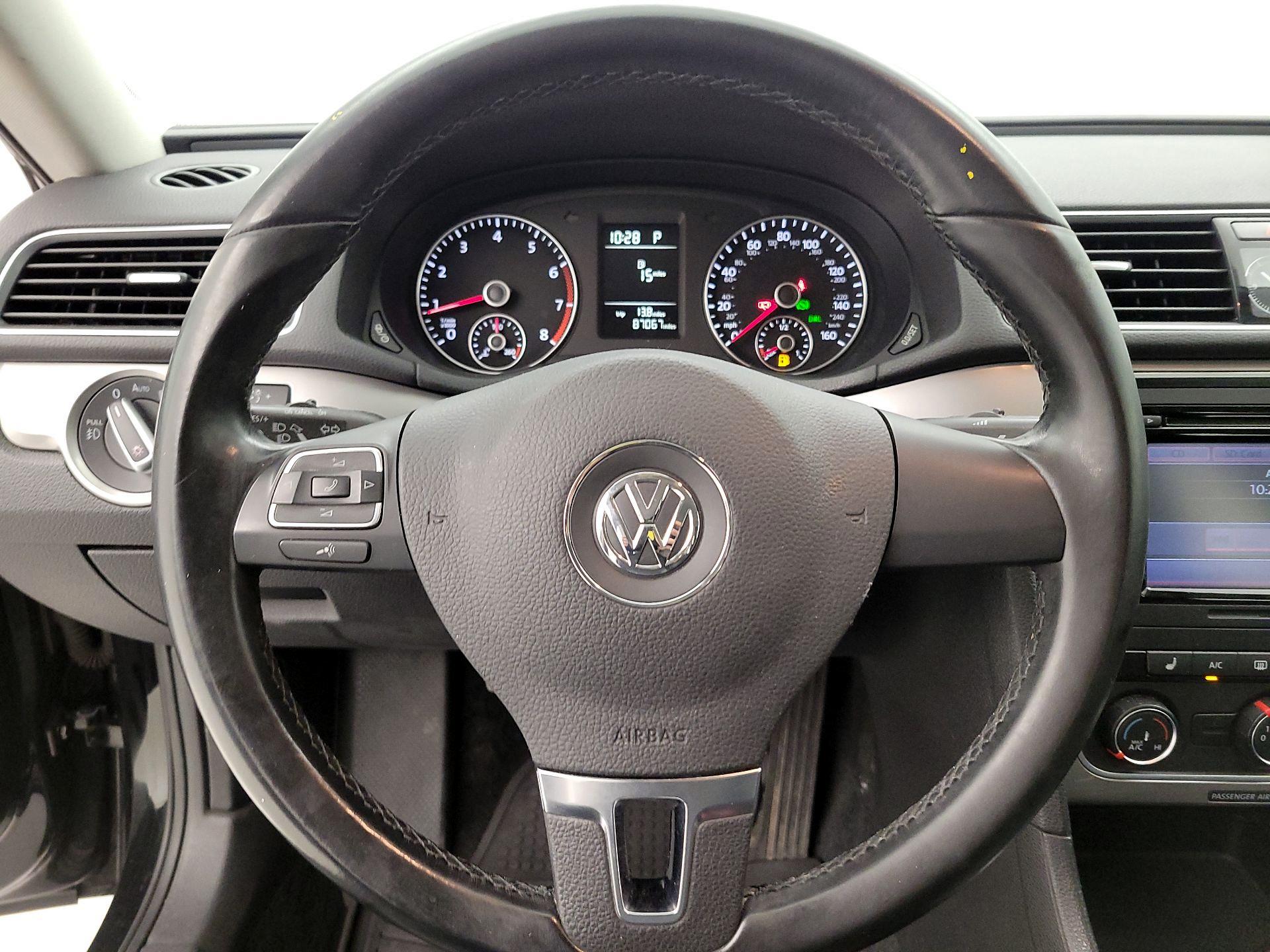 Thumbnail: 2015 Volkswagen Passat - 10