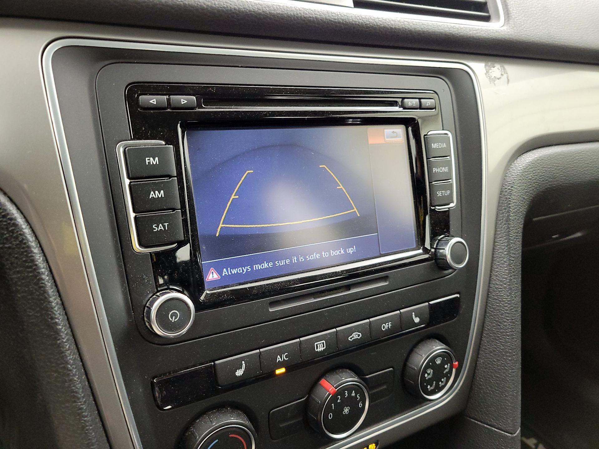 Thumbnail: 2015 Volkswagen Passat - 14