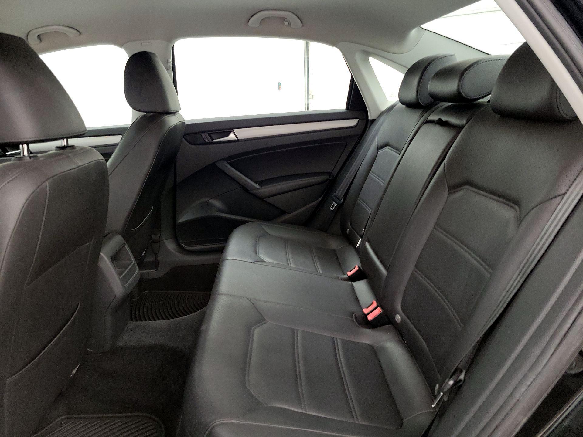 Thumbnail: 2015 Volkswagen Passat - 18