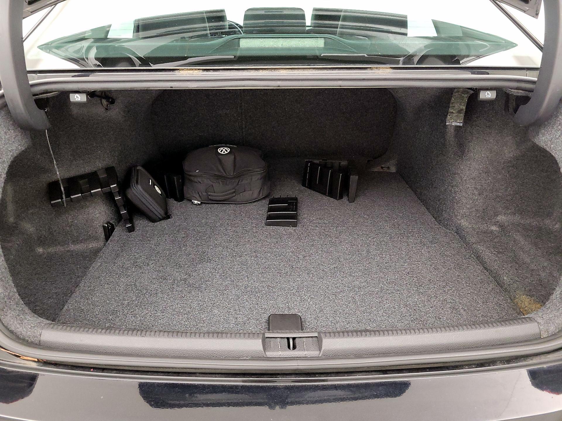 Thumbnail: 2015 Volkswagen Passat - 19