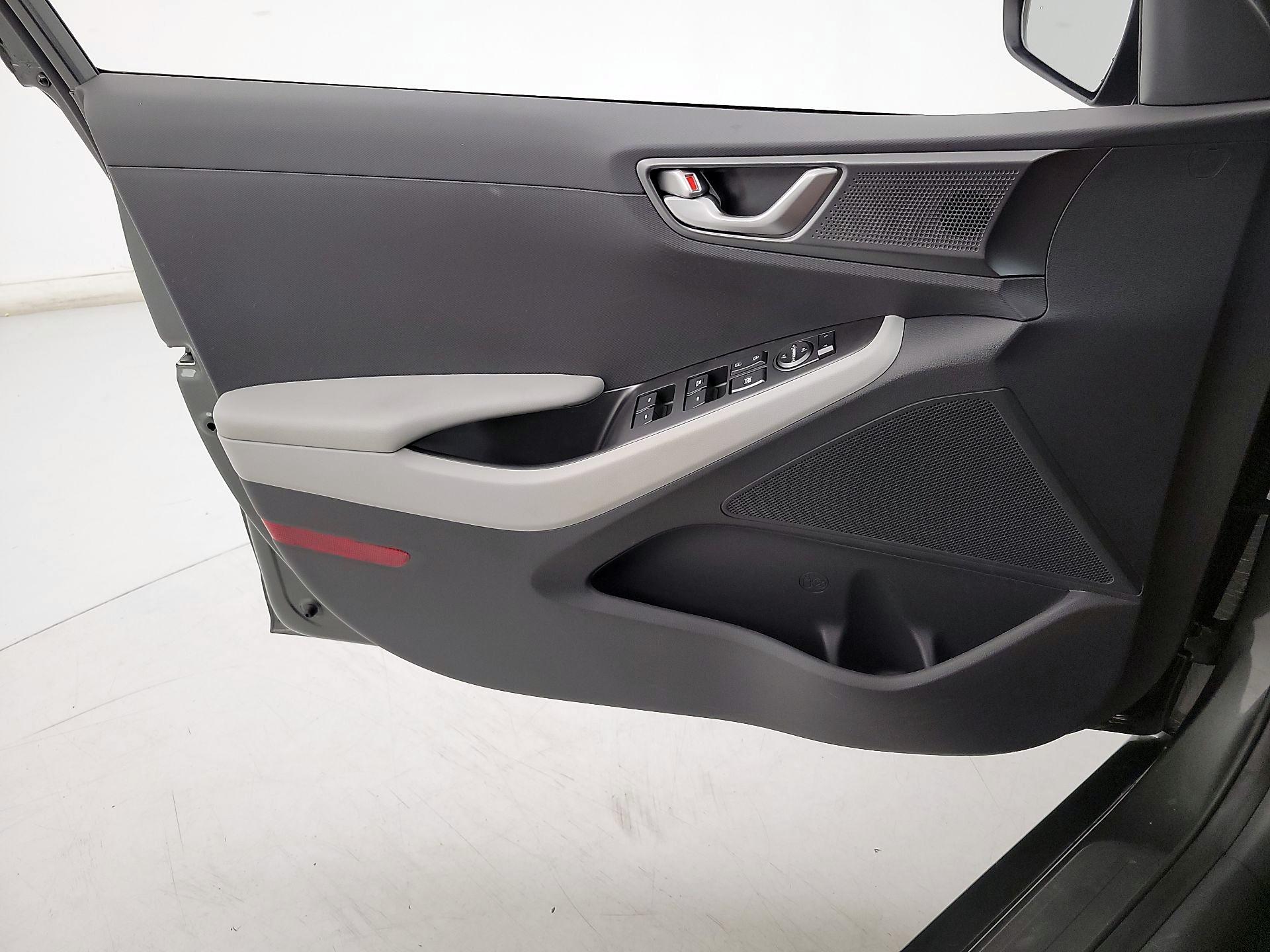 Thumbnail: 2022 Hyundai Ioniq - 12