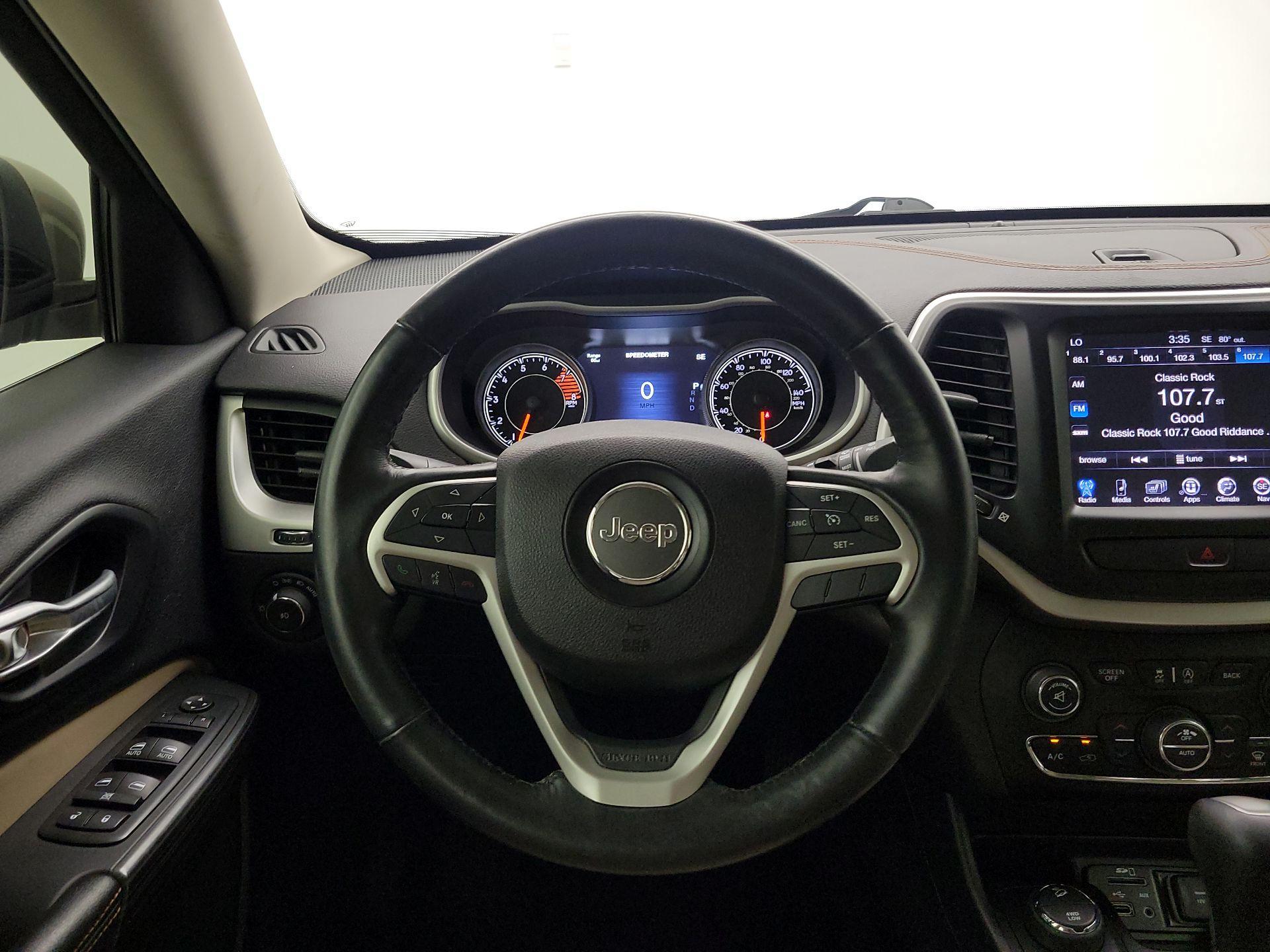 Thumbnail: 2016 Jeep Cherokee - 10