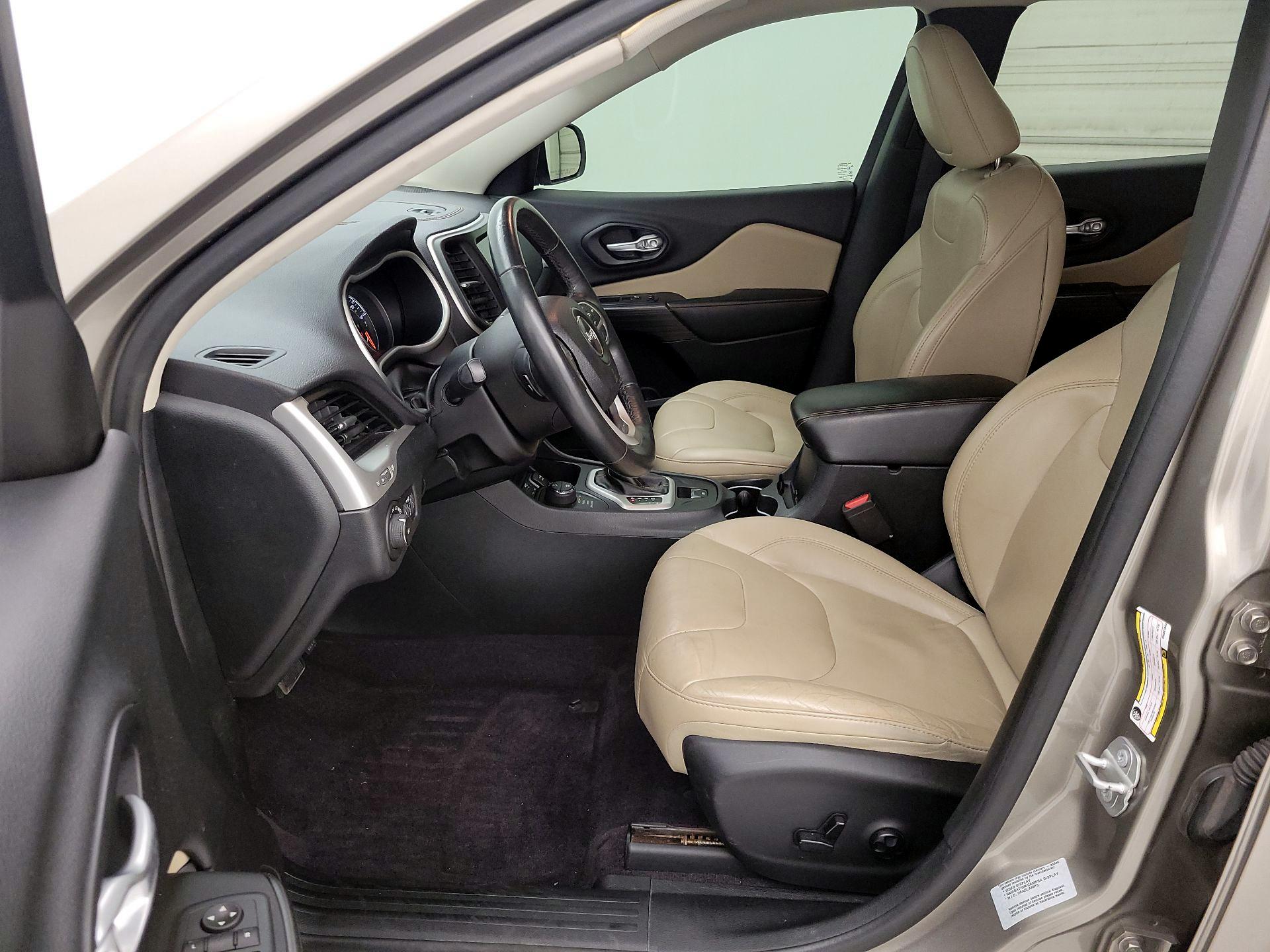Thumbnail: 2016 Jeep Cherokee - 11