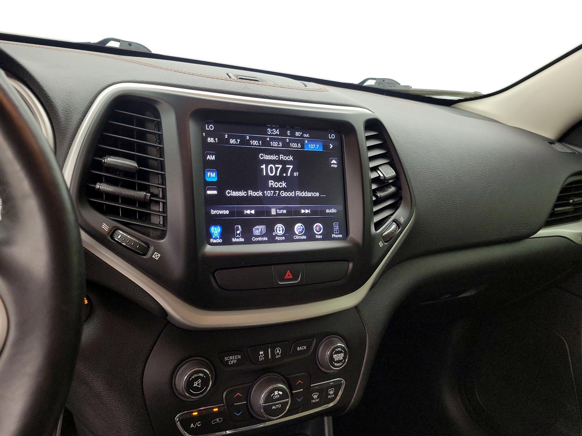 Thumbnail: 2016 Jeep Cherokee - 14