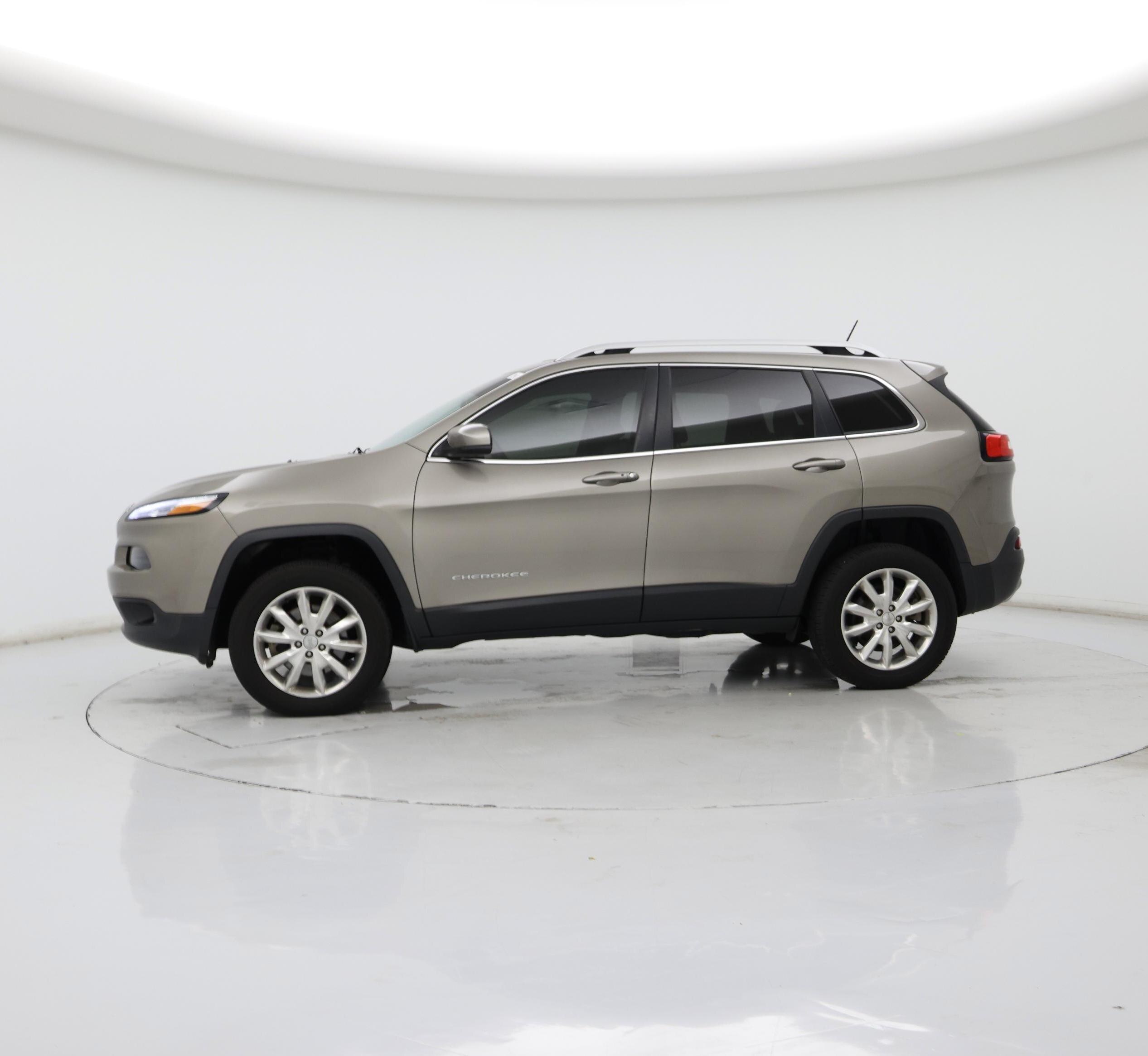 Thumbnail: 2016 Jeep Cherokee - 3