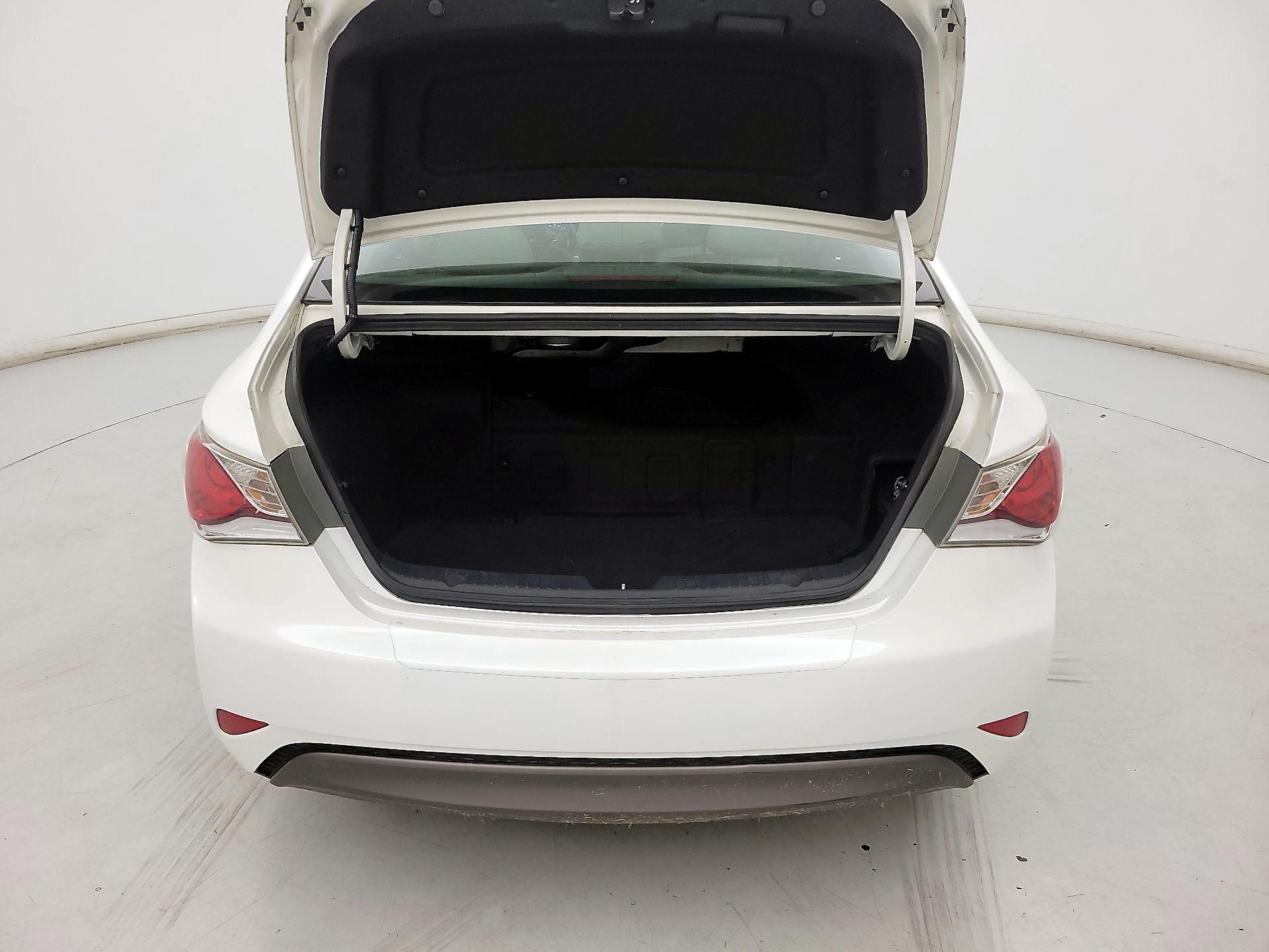 Thumbnail: 2015 Hyundai Sonata - 17