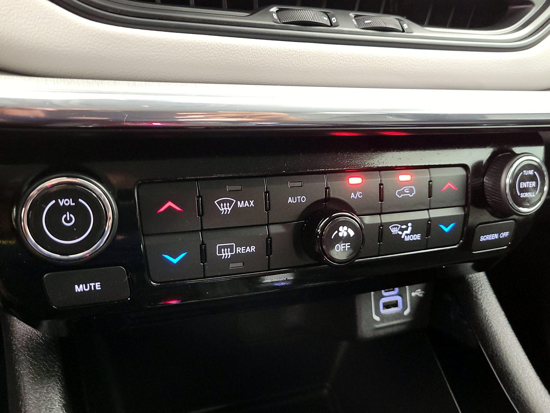 Thumbnail: 2022 Jeep Compass - 16