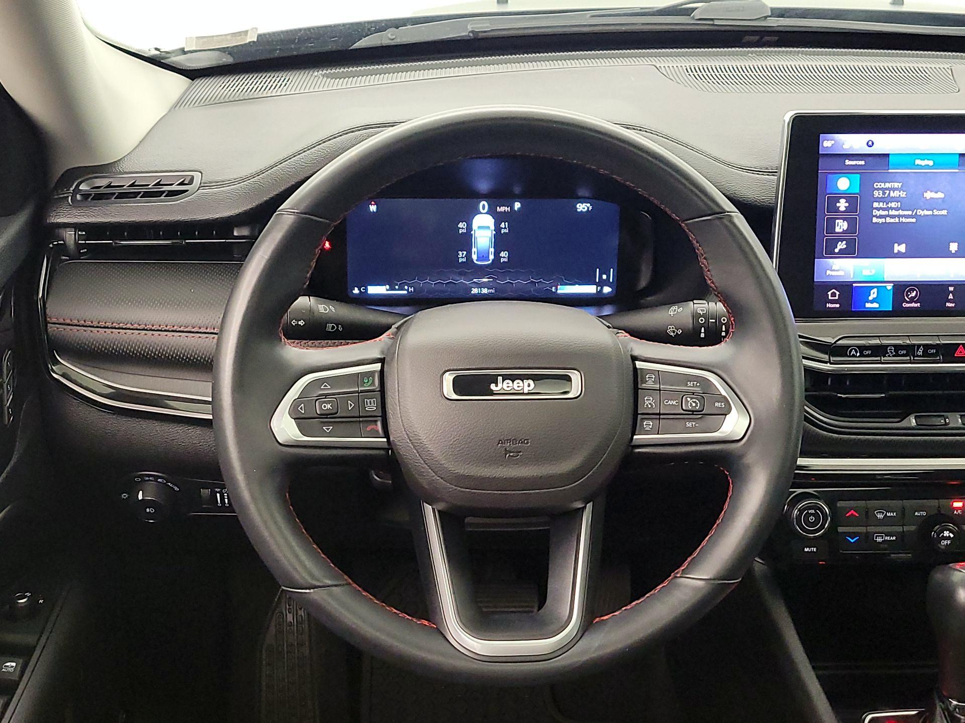 Thumbnail: 2022 Jeep Compass - 10