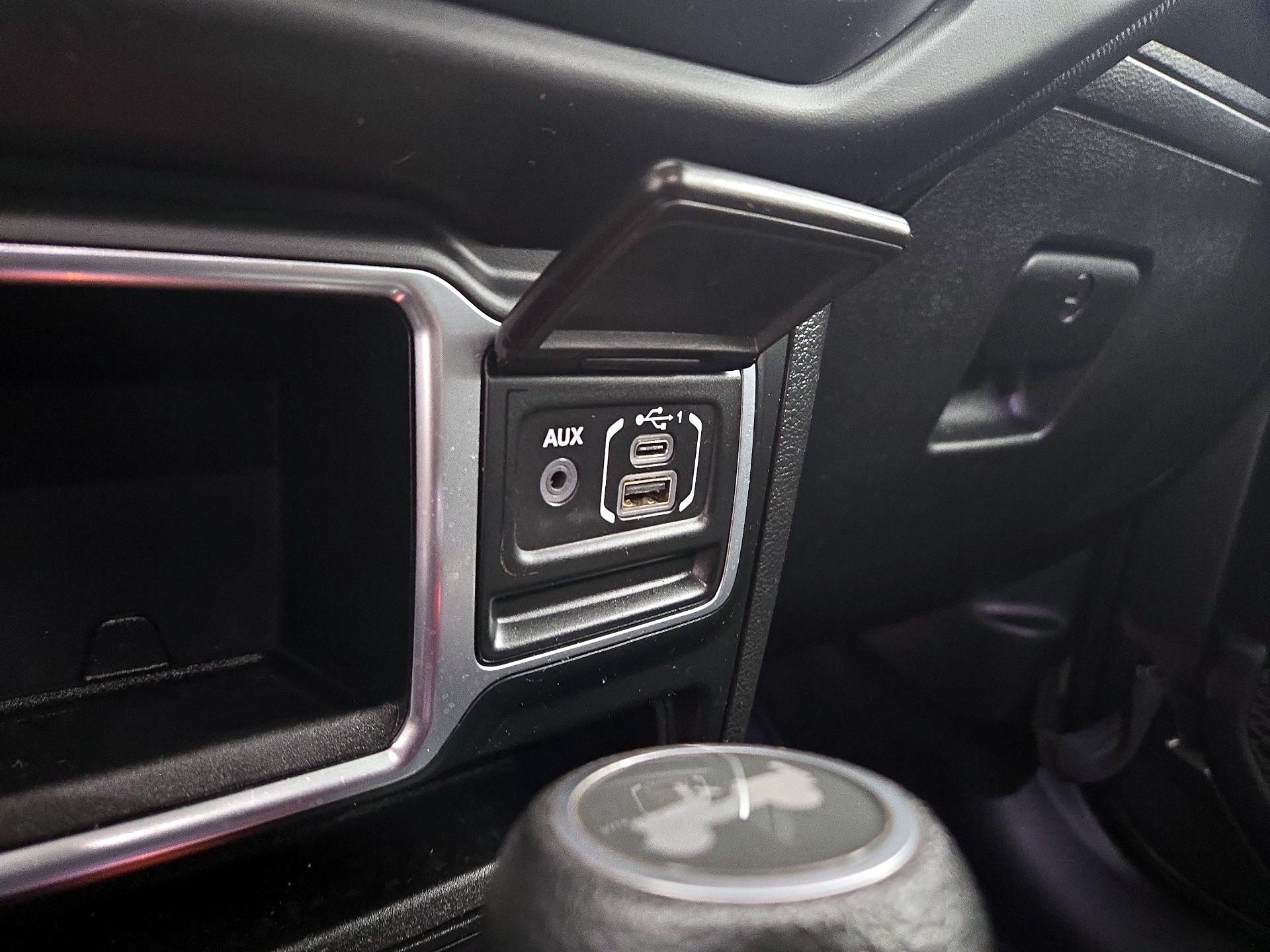 Thumbnail: 2021 Jeep Wrangler - 18