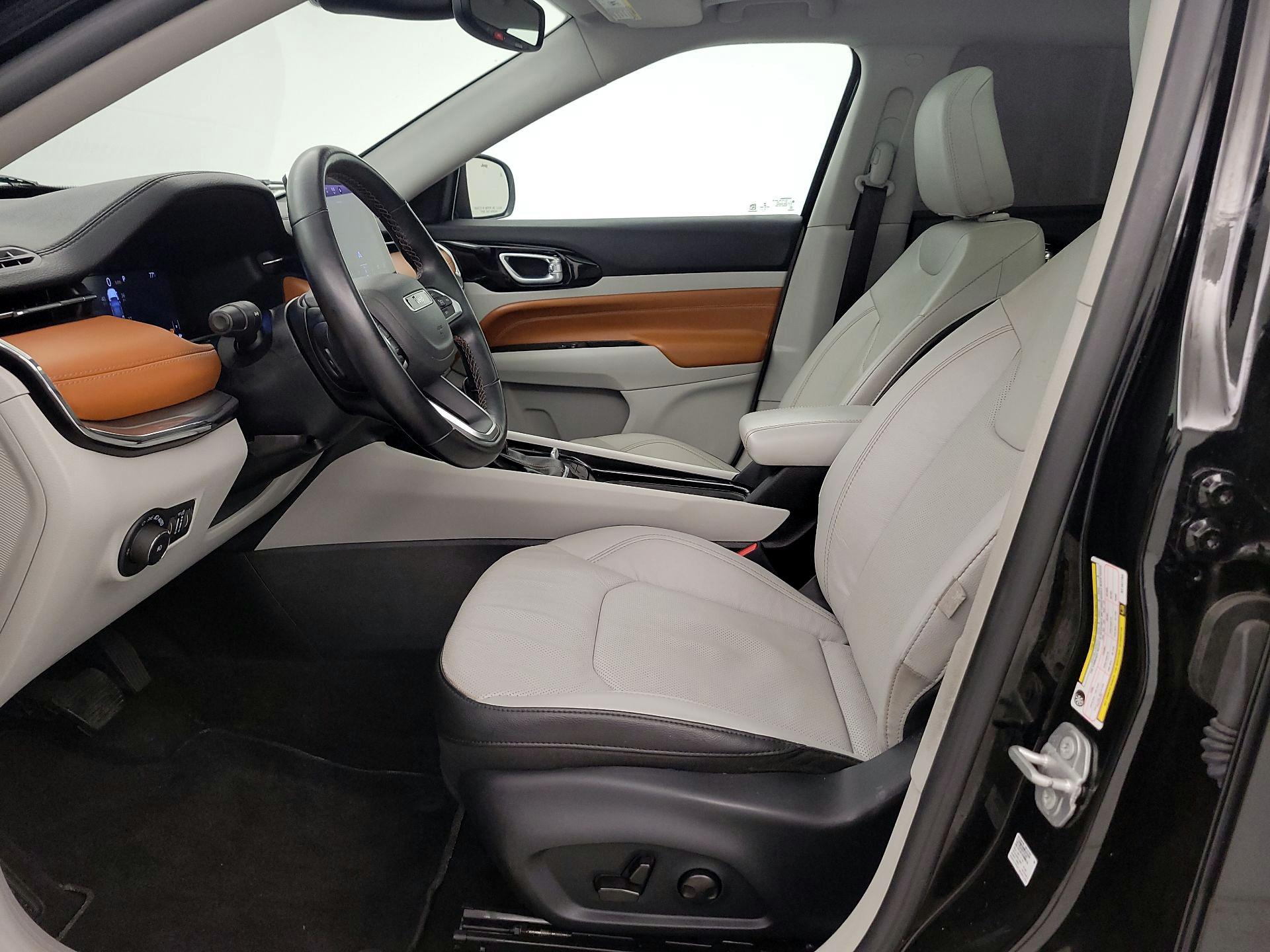Thumbnail: 2022 Jeep Compass - 11