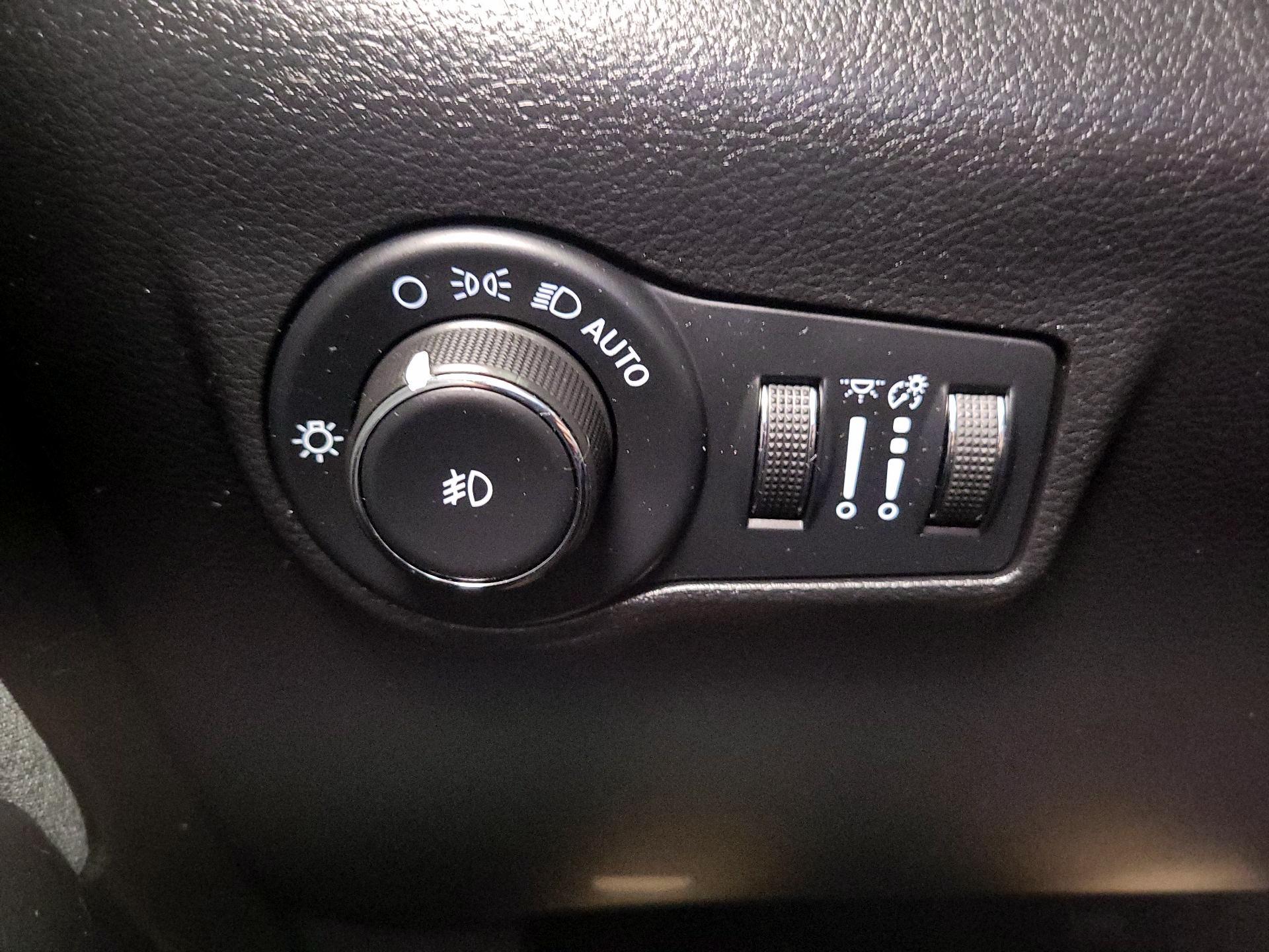 Thumbnail: 2022 Jeep Compass - 13