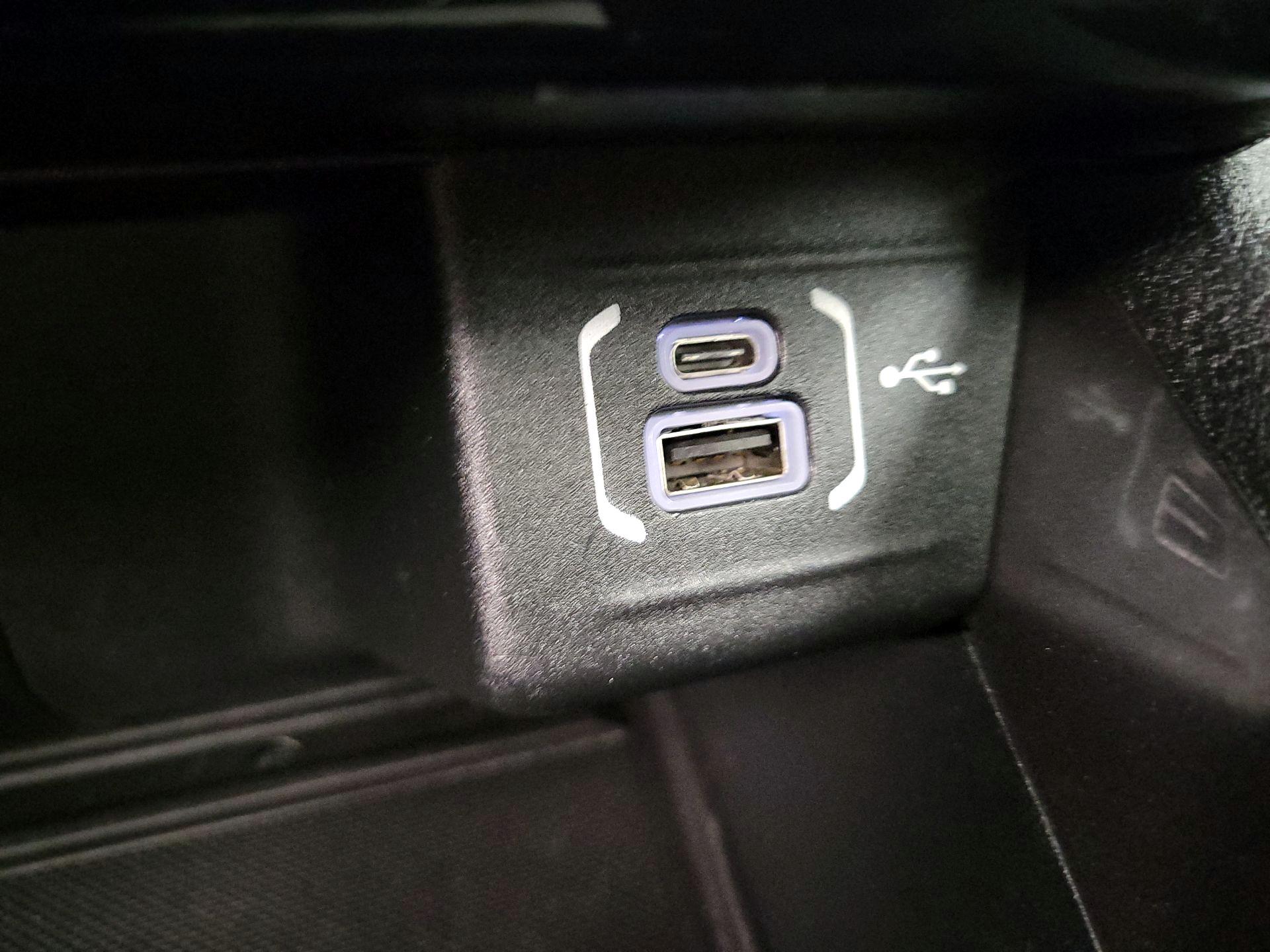 Thumbnail: 2022 Jeep Compass - 18