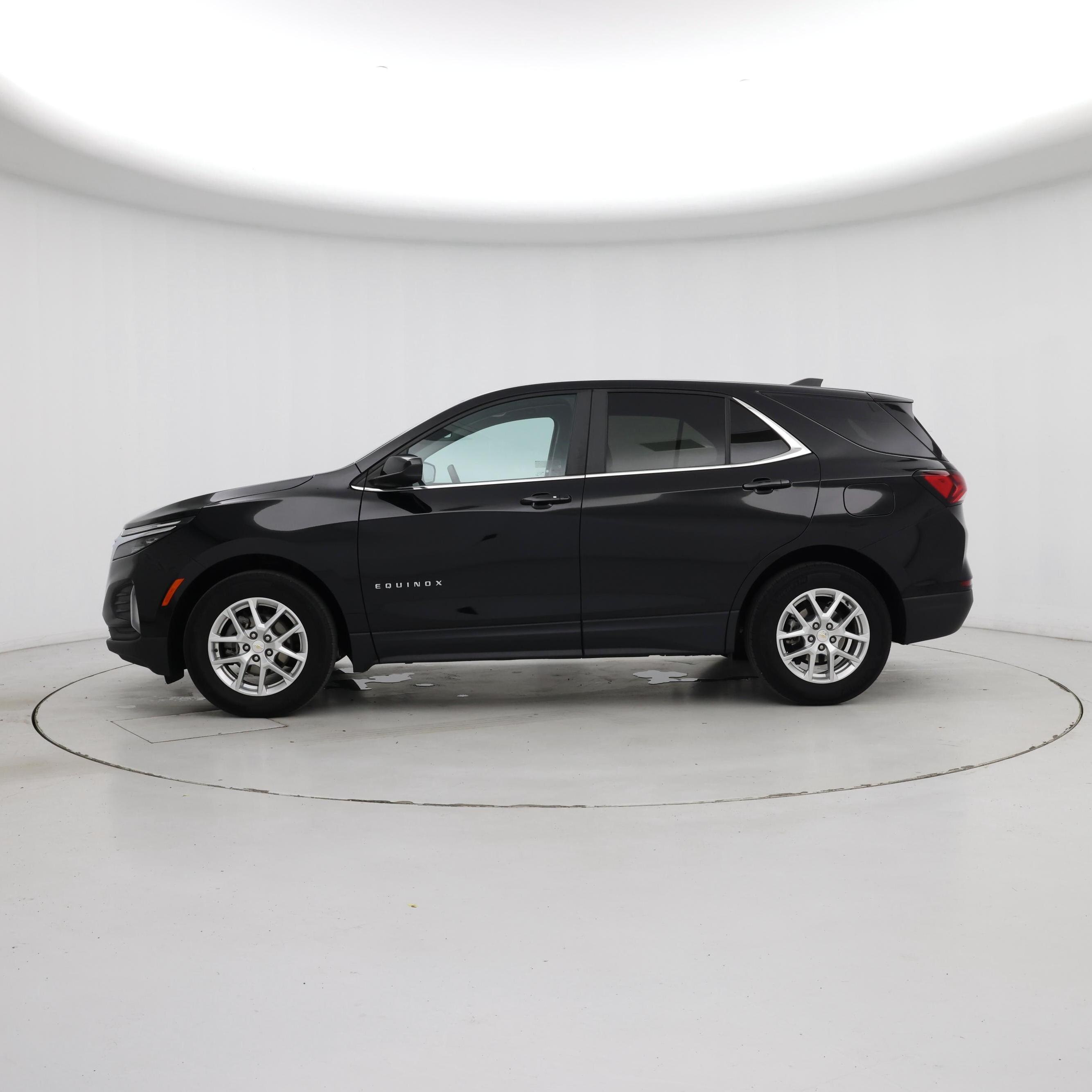 Thumbnail: 2022 Chevrolet Equinox - 3