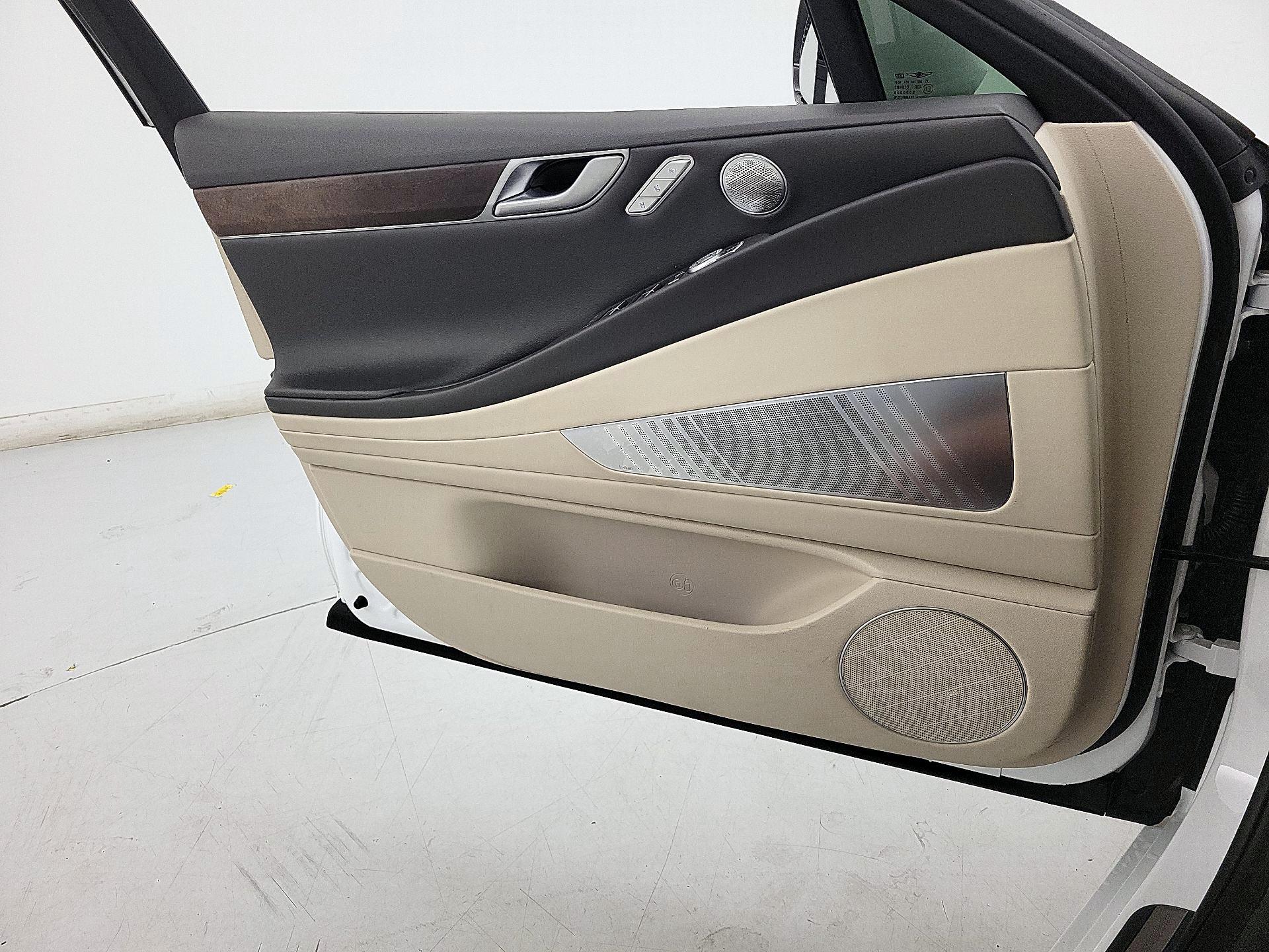 Thumbnail: 2022 Genesis G80 - 12