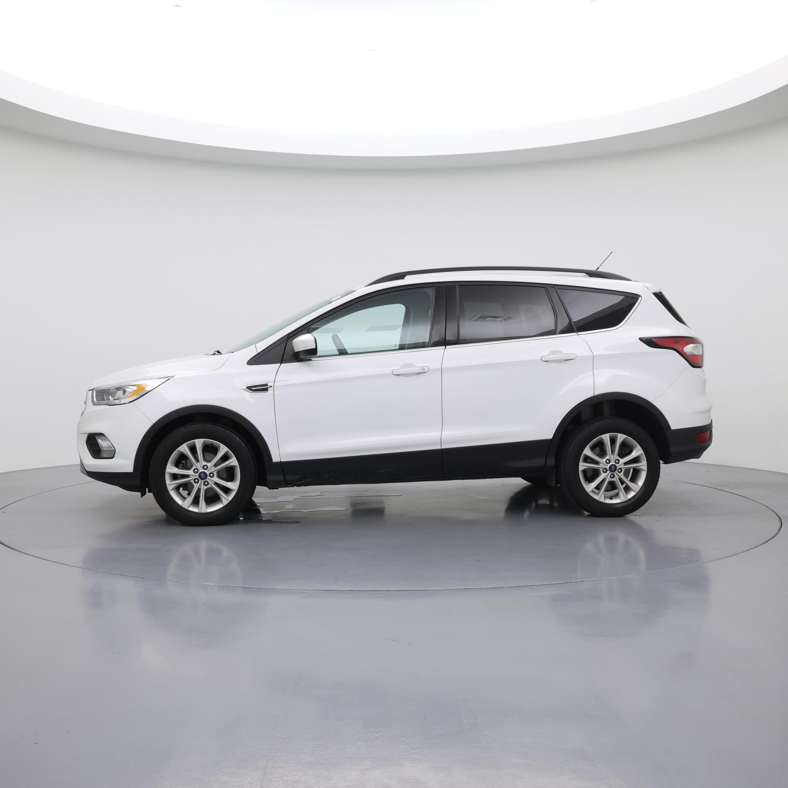 Thumbnail: 2017 Ford Escape - 3