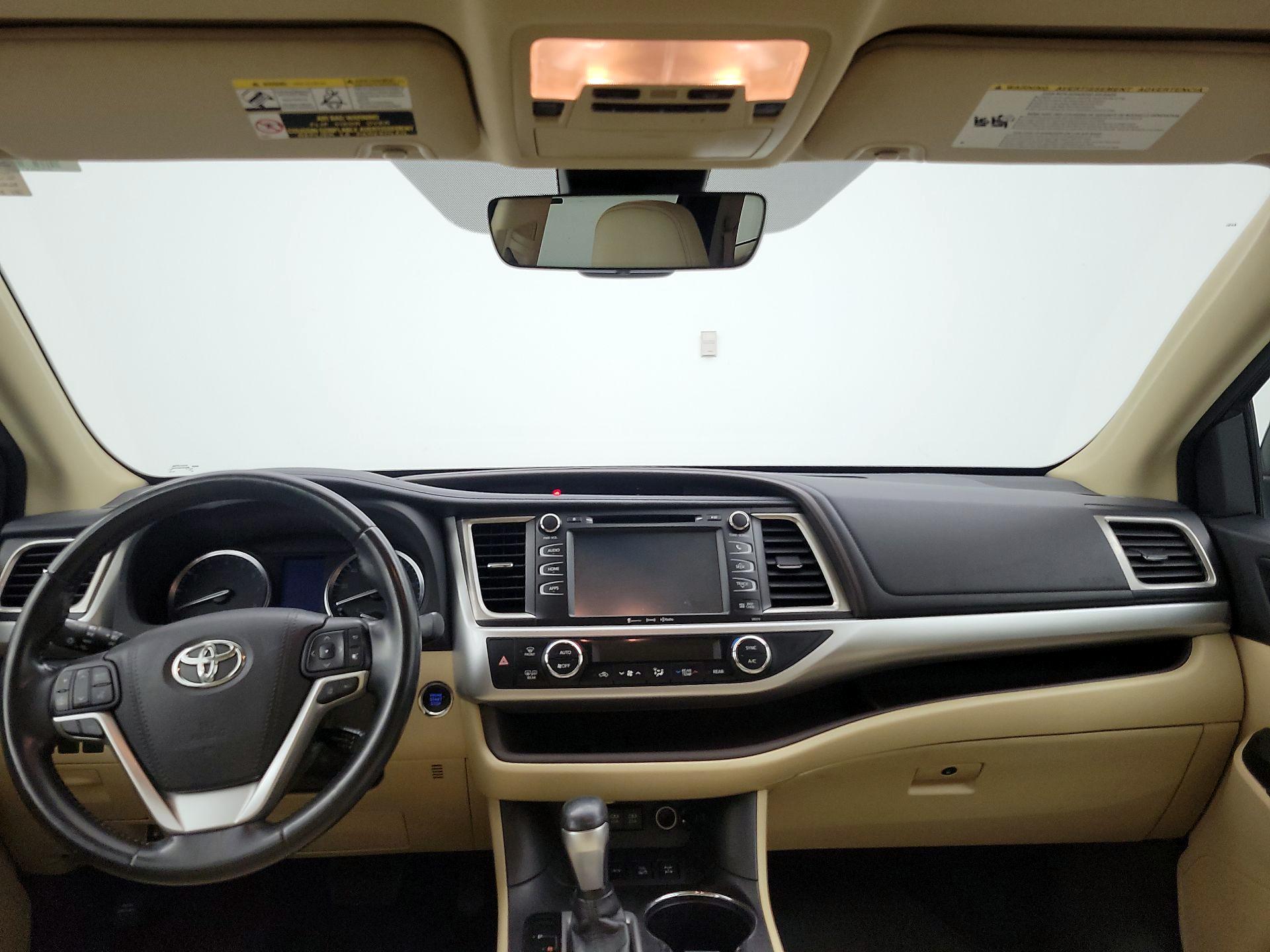 Thumbnail: 2017 Toyota Highlander - 9