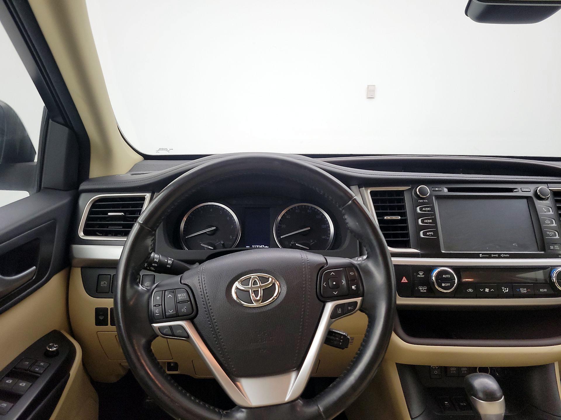 Thumbnail: 2017 Toyota Highlander - 10