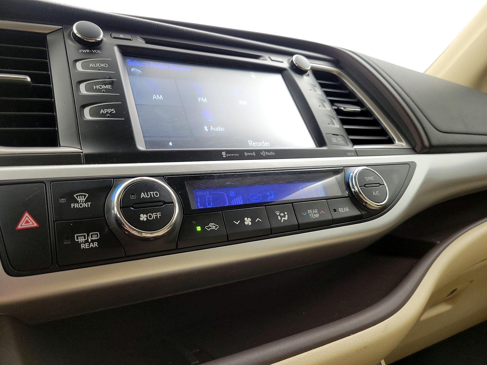 Thumbnail: 2017 Toyota Highlander - 14
