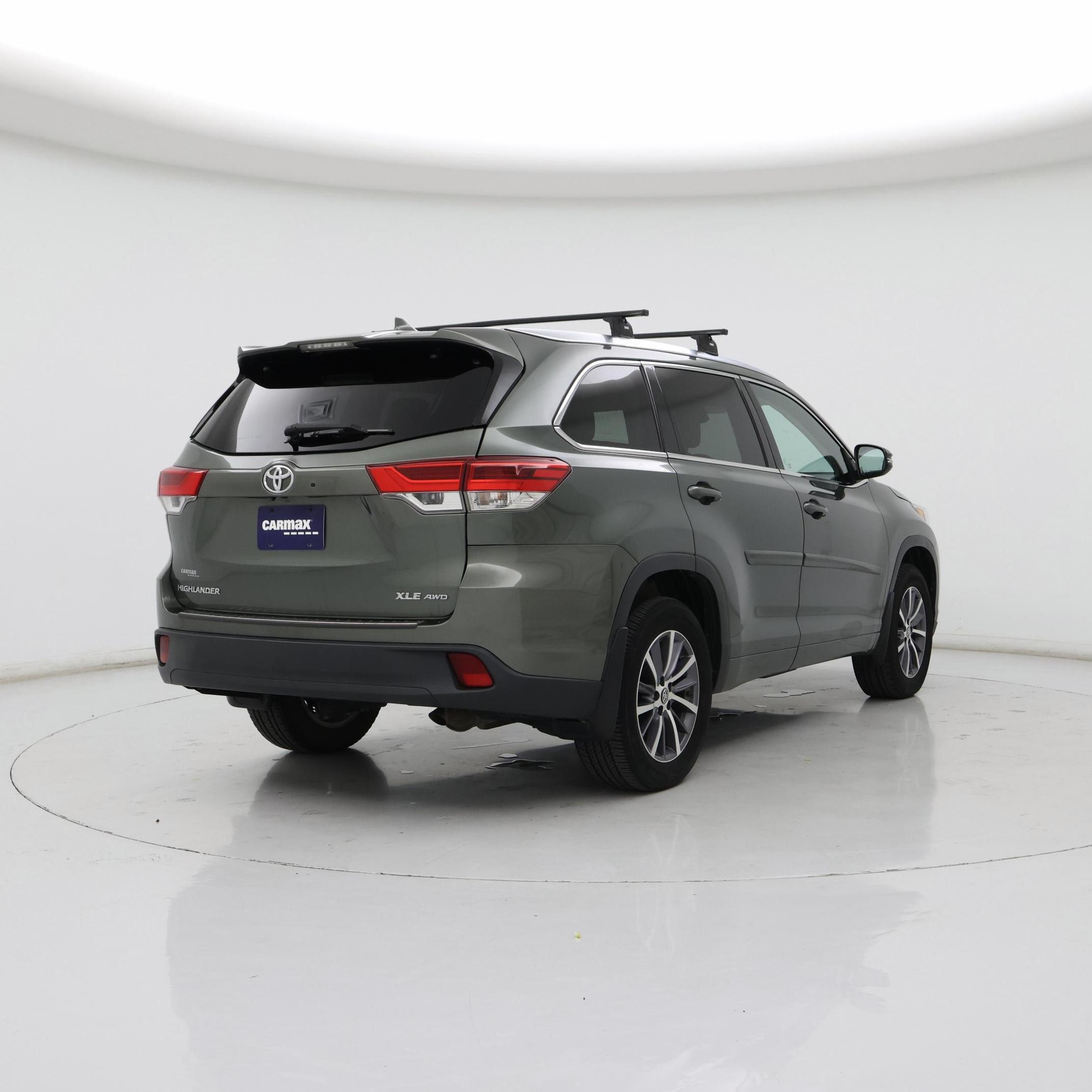 Thumbnail: 2017 Toyota Highlander - 8