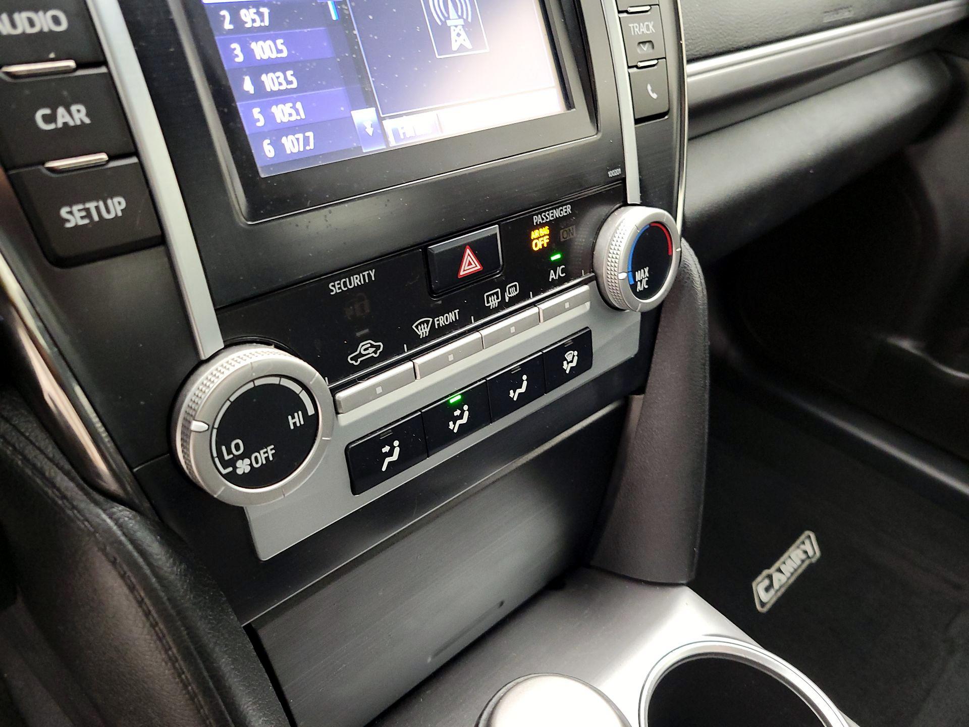 Thumbnail: 2014 Toyota Camry - 14