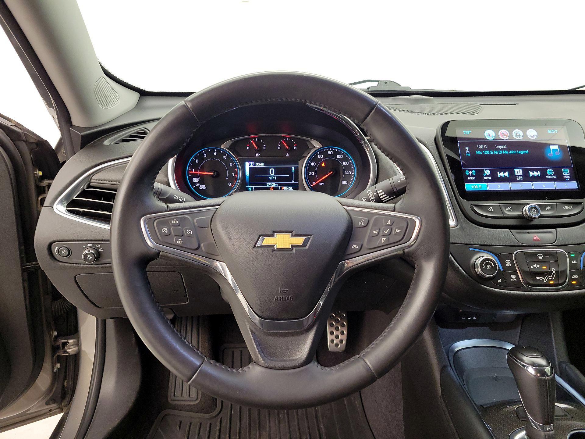 Thumbnail: 2017 Chevrolet Malibu - 10
