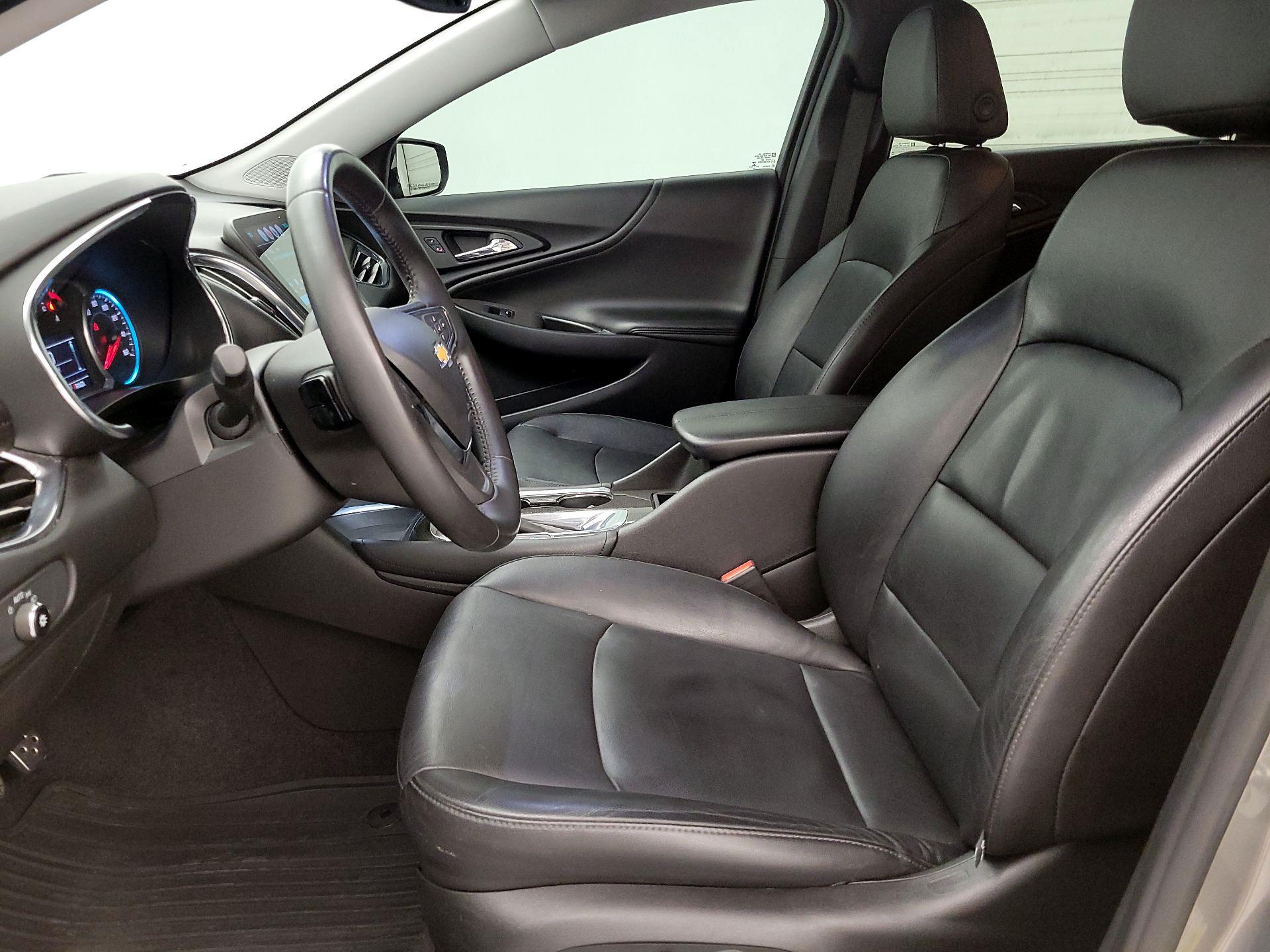 Thumbnail: 2017 Chevrolet Malibu - 11
