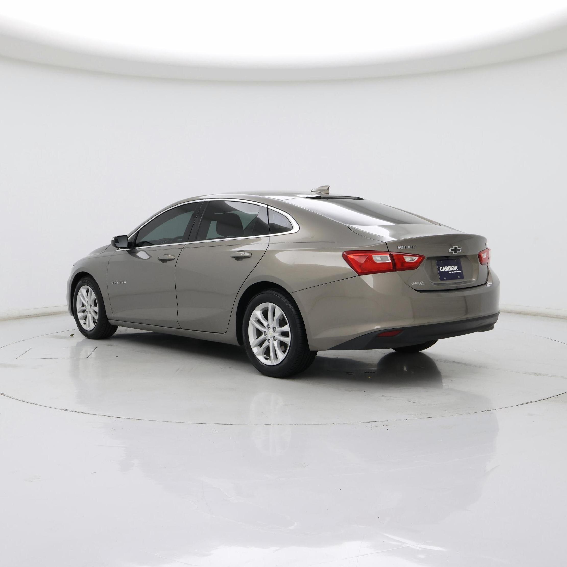 Thumbnail: 2017 Chevrolet Malibu - 2