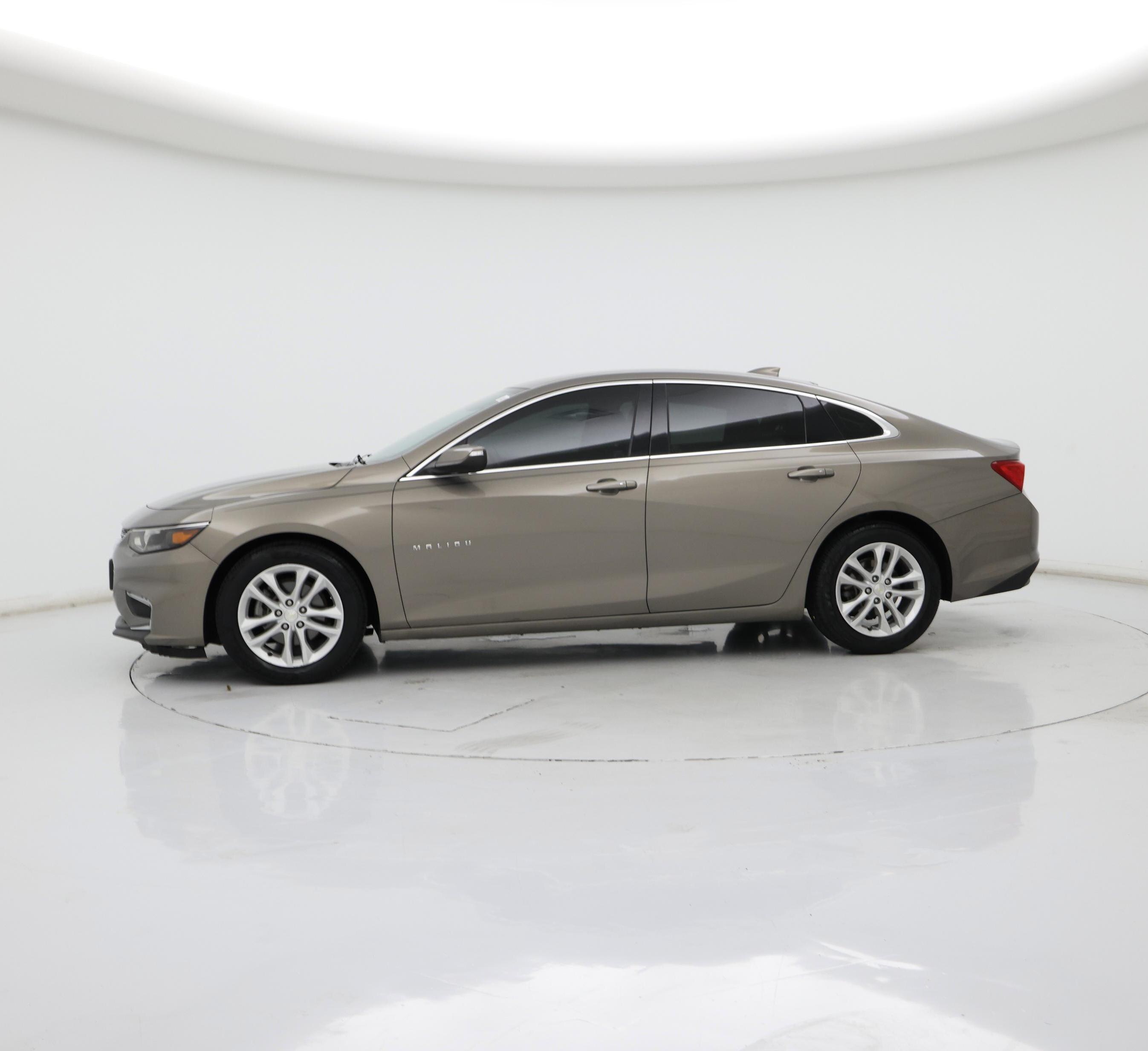 Thumbnail: 2017 Chevrolet Malibu - 3