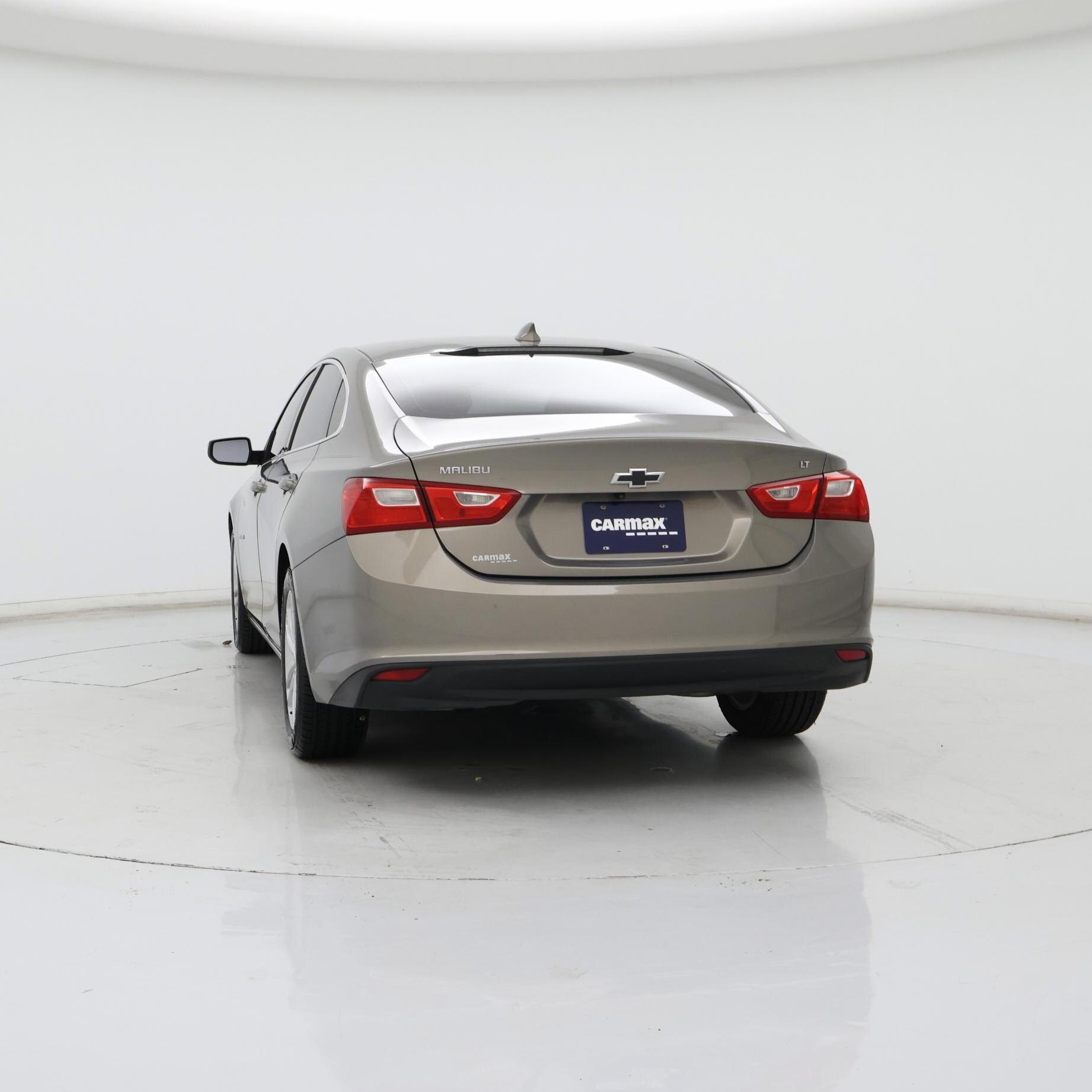 Thumbnail: 2017 Chevrolet Malibu - 6
