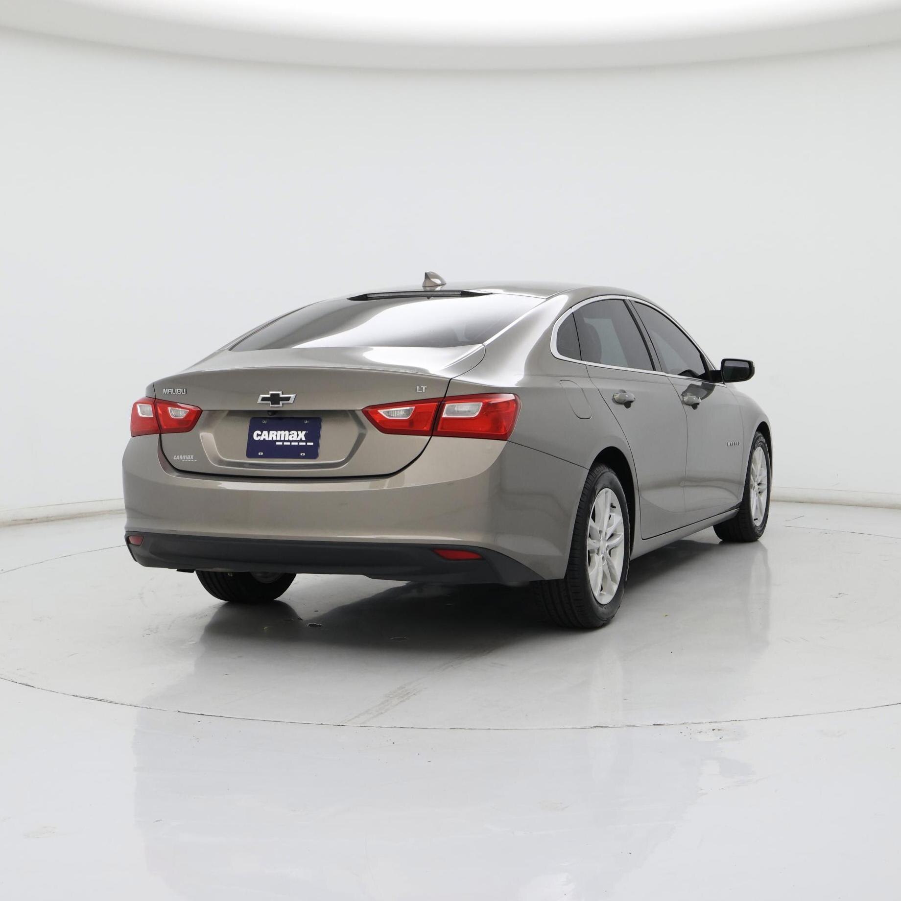 Thumbnail: 2017 Chevrolet Malibu - 8