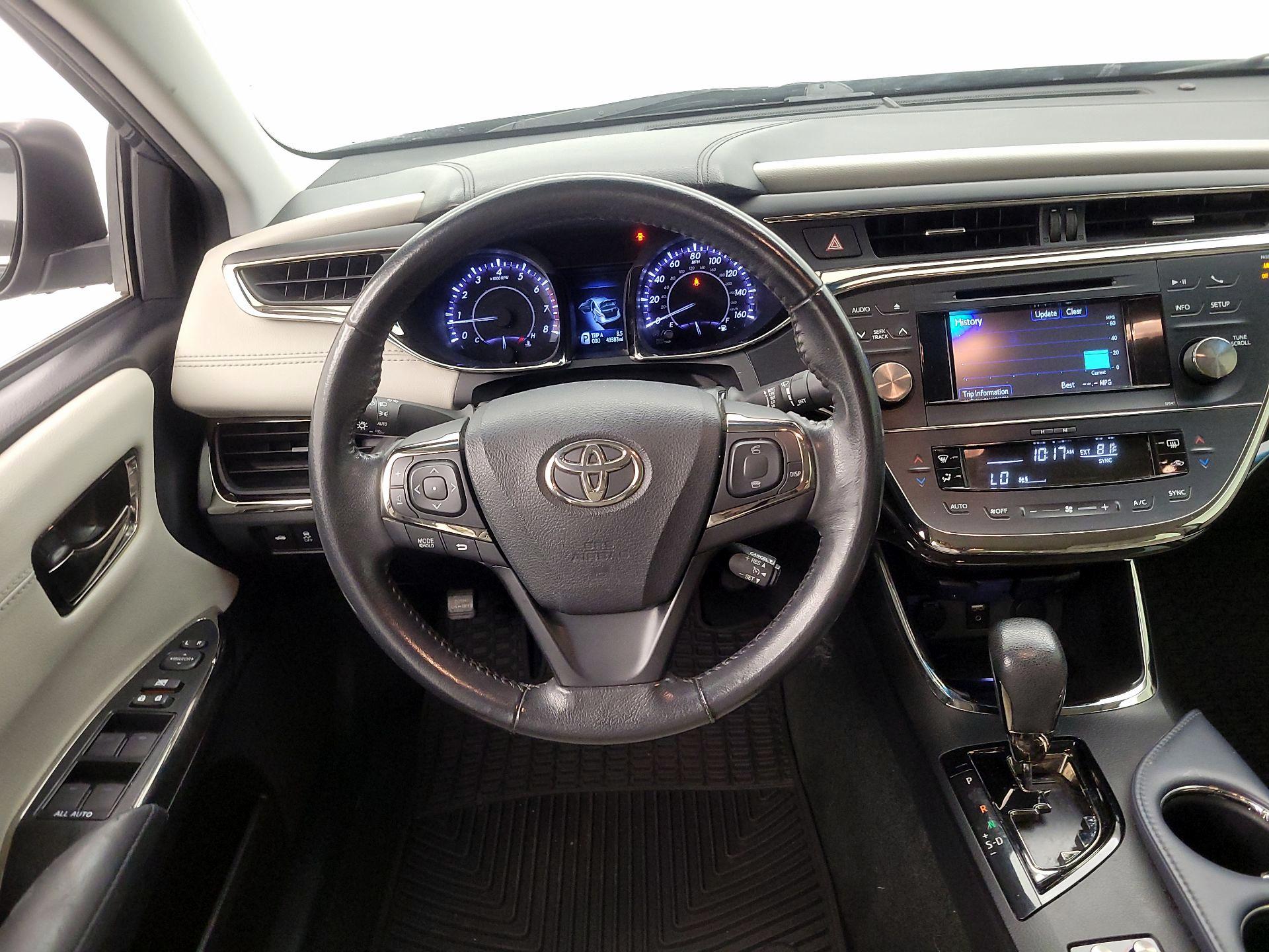 Thumbnail: 2013 Toyota Avalon - 10