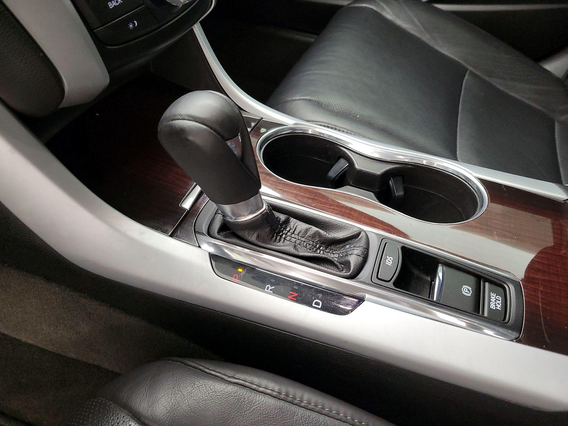 Thumbnail: 2017 Acura TLX - 15