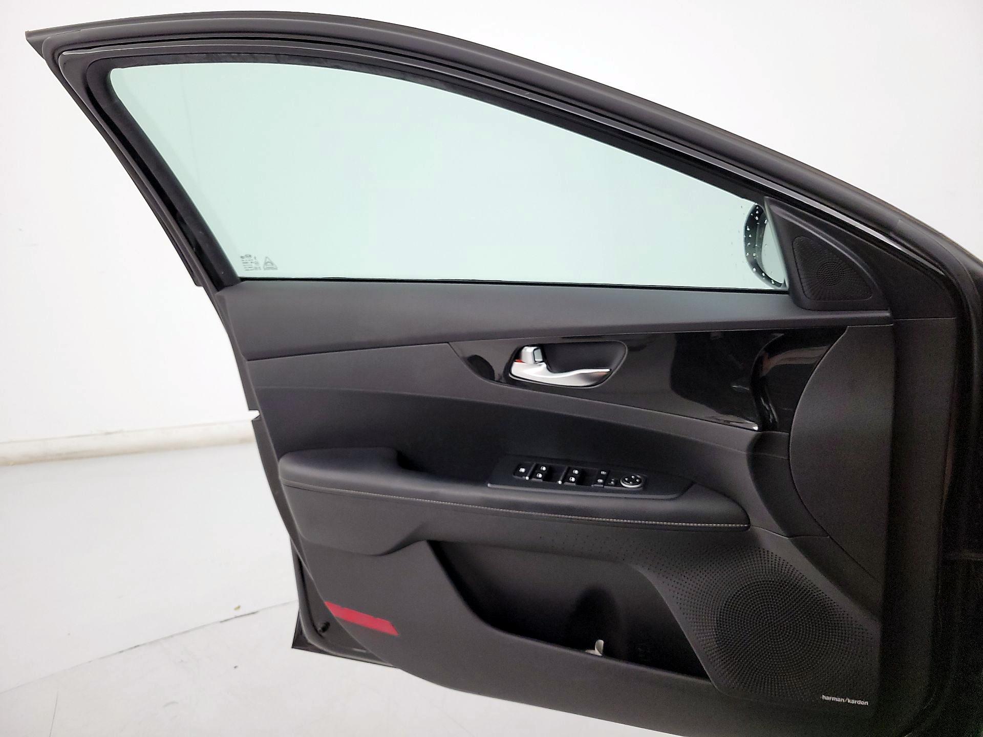Thumbnail: 2021 Kia Forte - 12