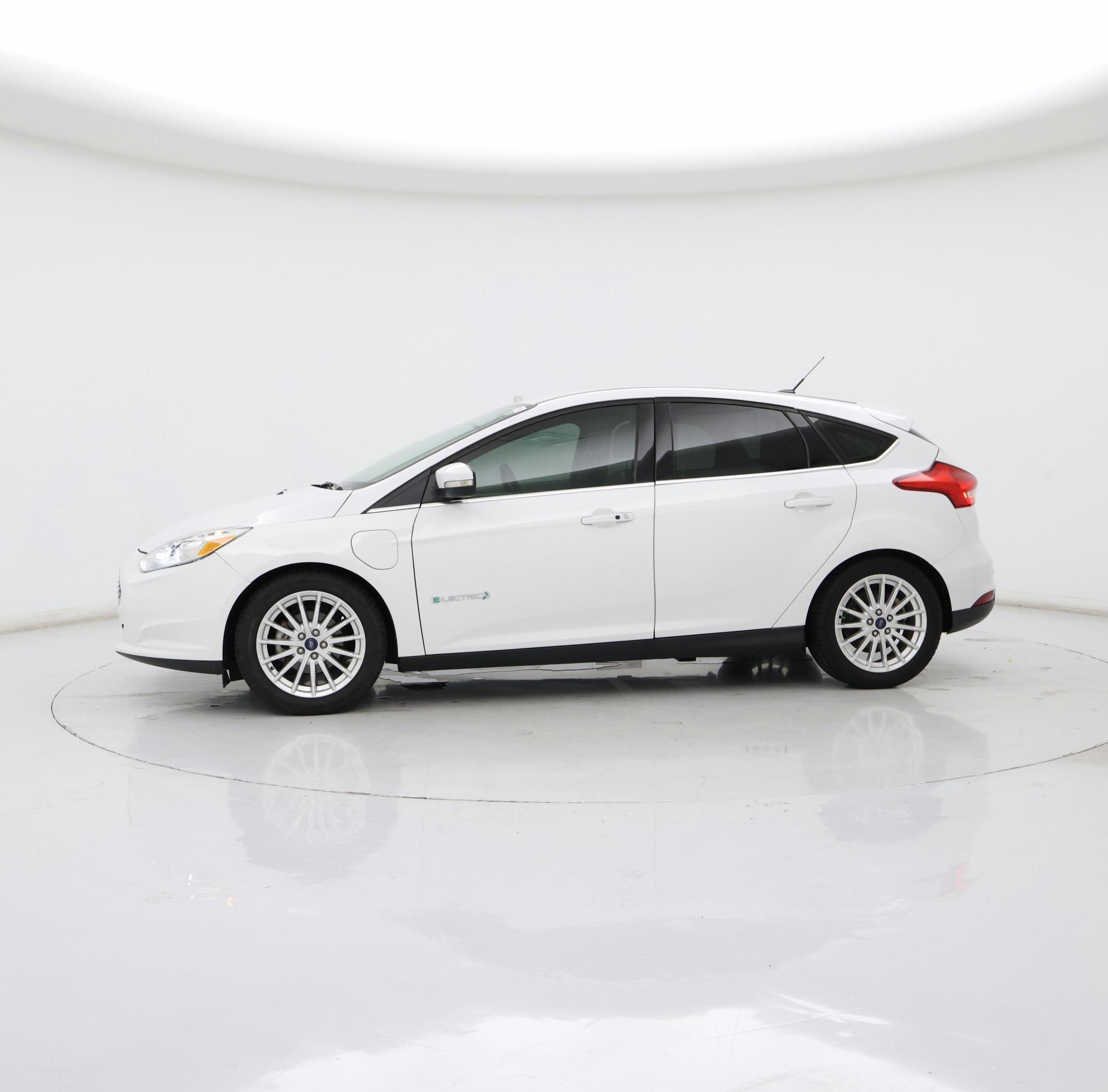 Thumbnail: 2017 Ford Focus - 3