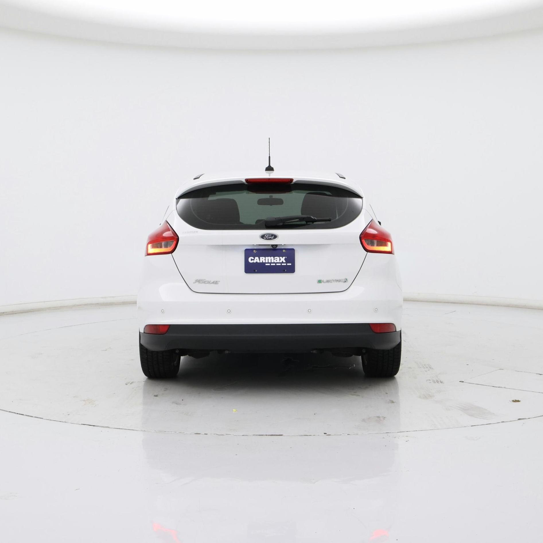Thumbnail: 2017 Ford Focus - 8