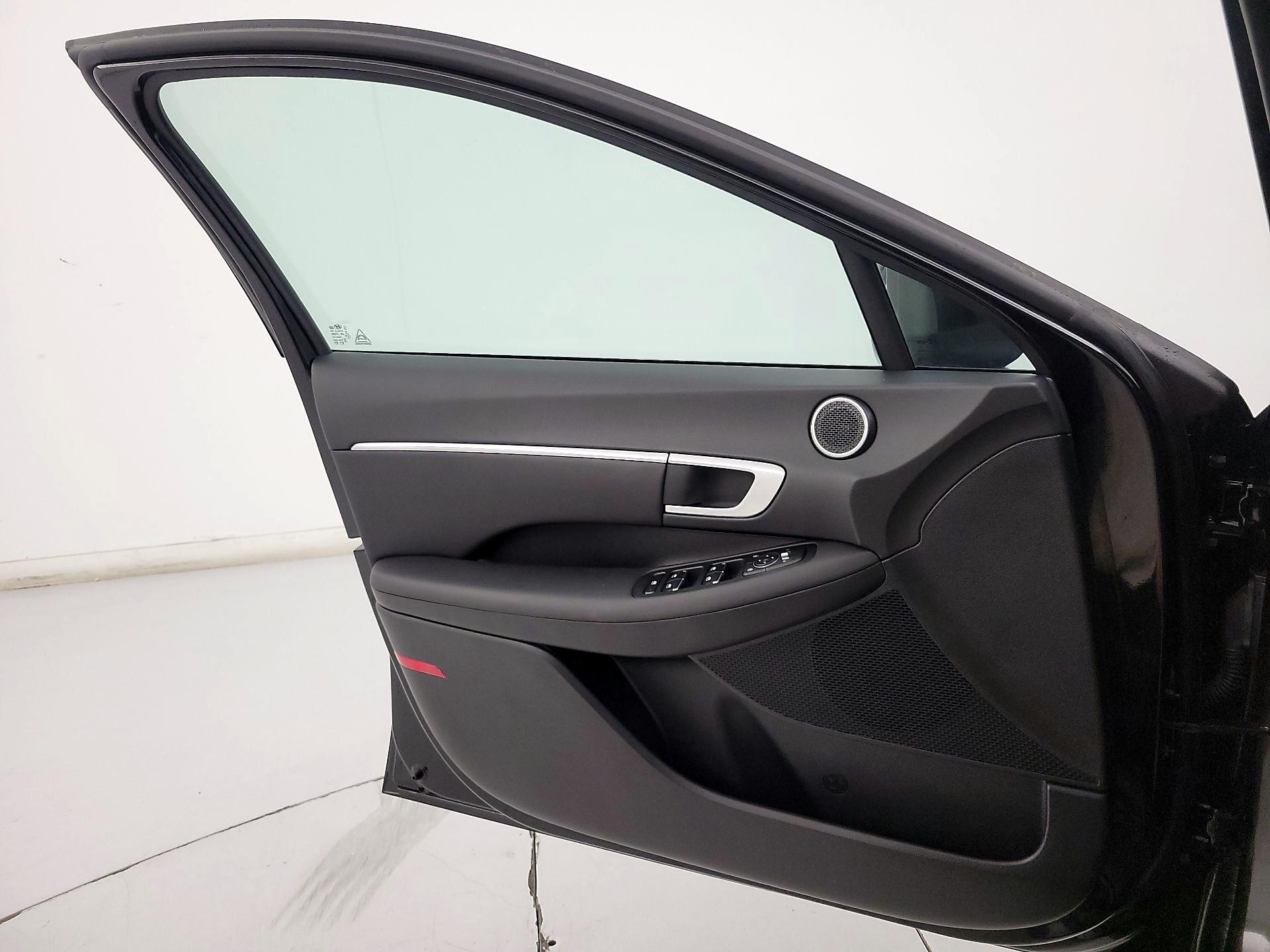 Thumbnail: 2023 Hyundai Sonata - 12