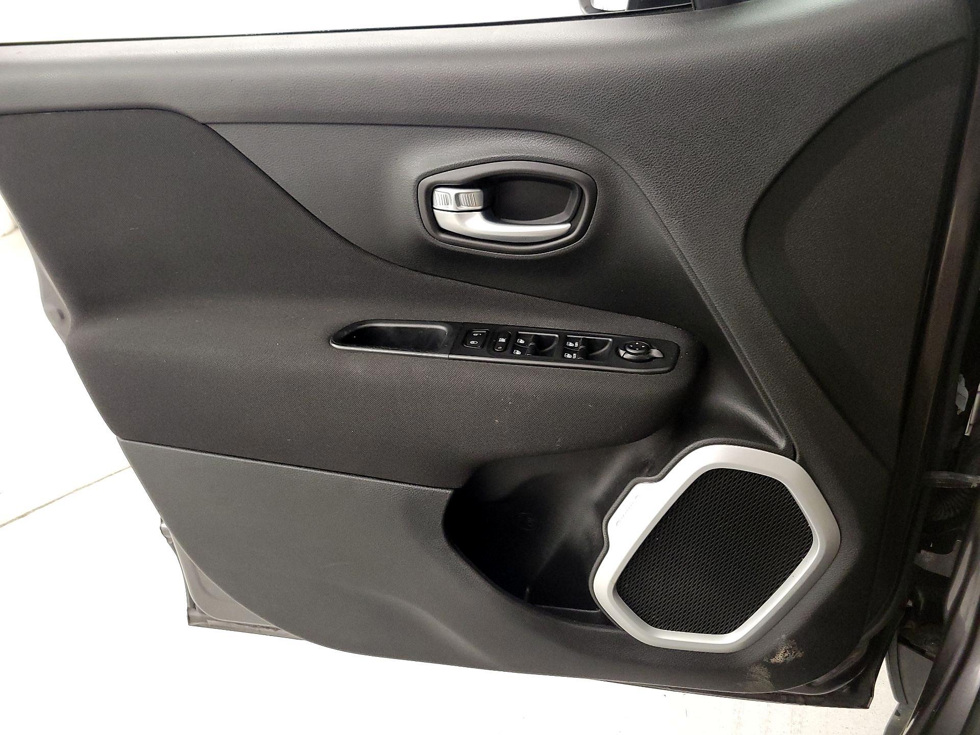 Thumbnail: 2021 Jeep Renegade - 12