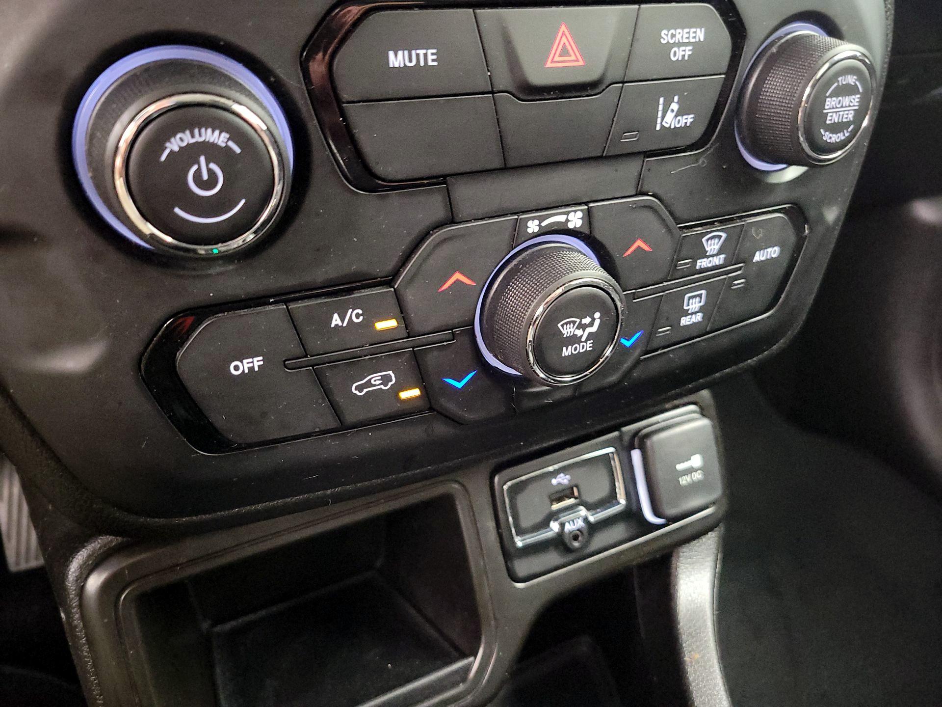 Thumbnail: 2021 Jeep Renegade - 16