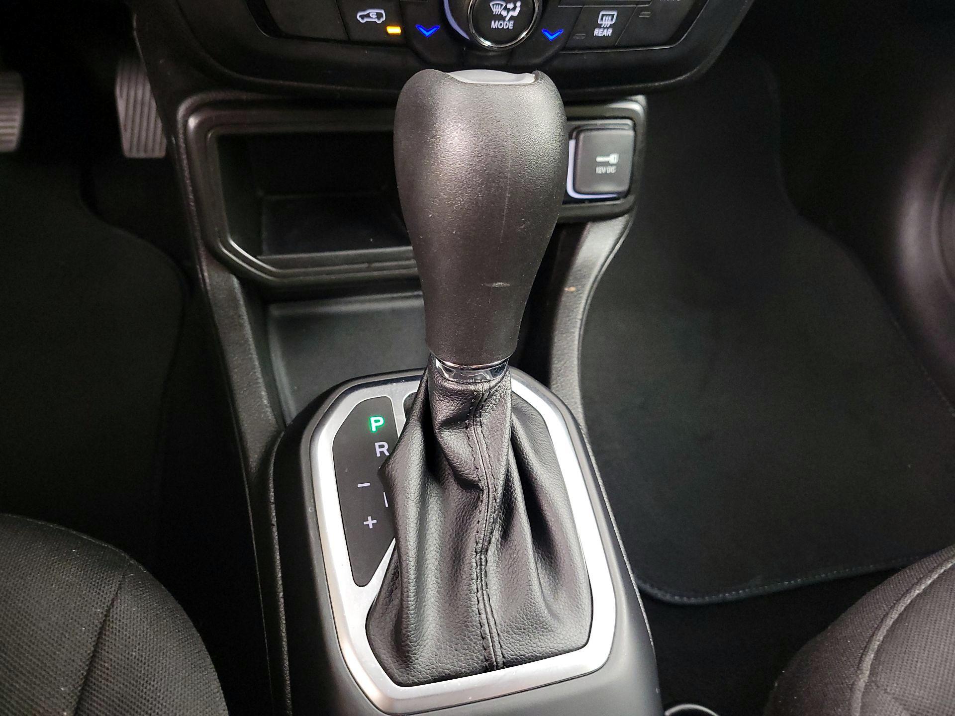 Thumbnail: 2021 Jeep Renegade - 17