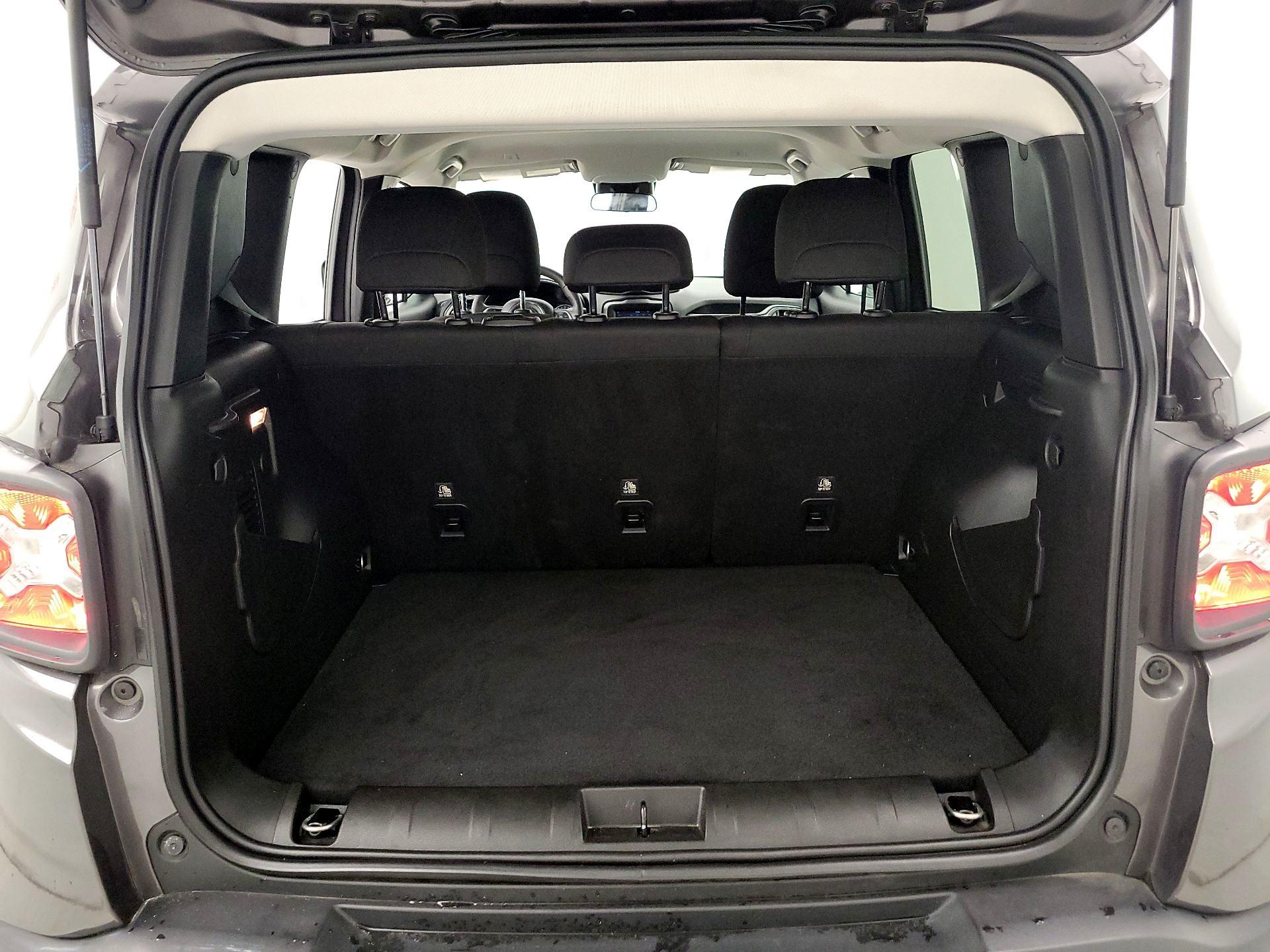 Thumbnail: 2021 Jeep Renegade - 20