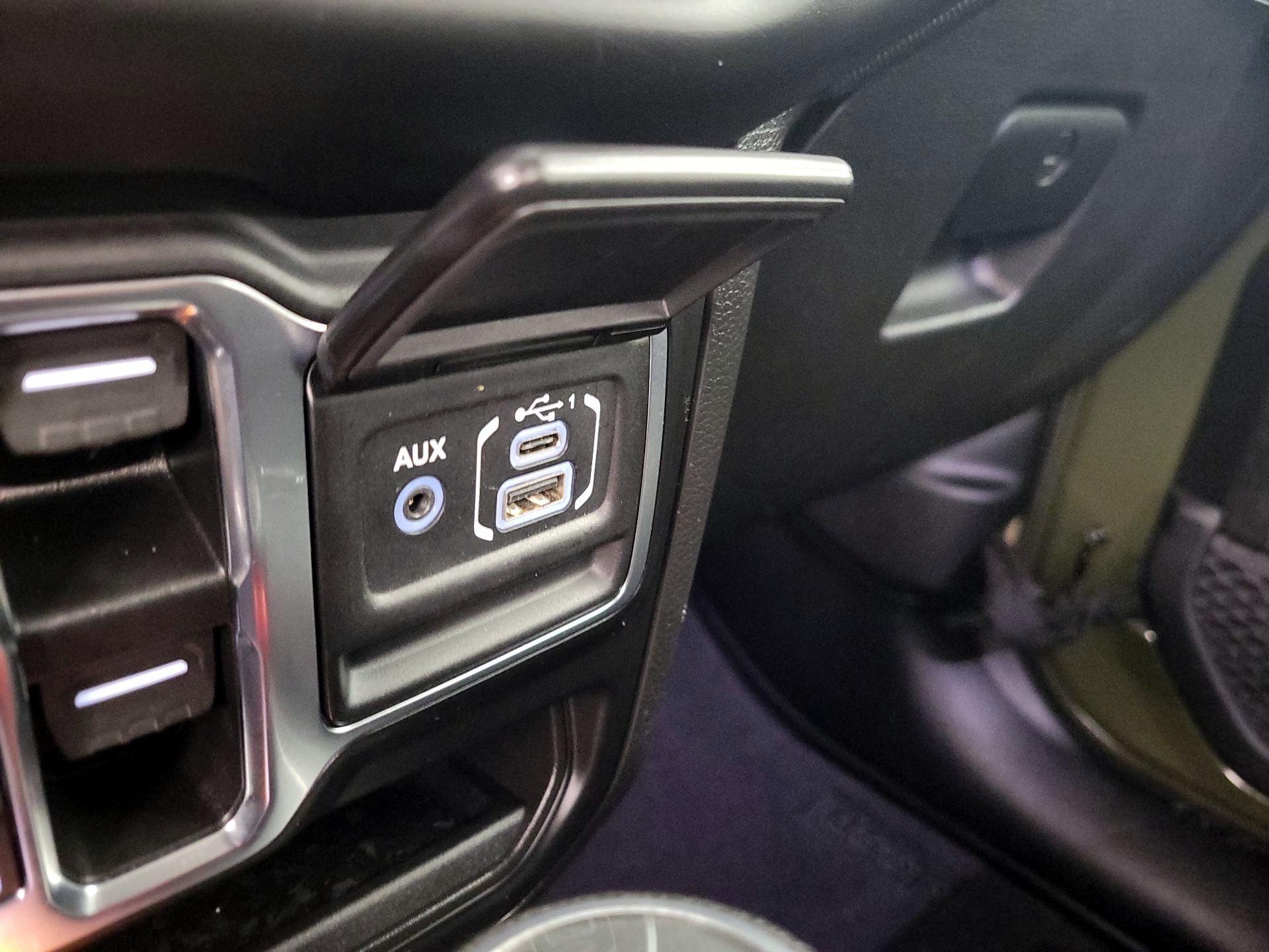 Thumbnail: 2022 Jeep Gladiator - 18