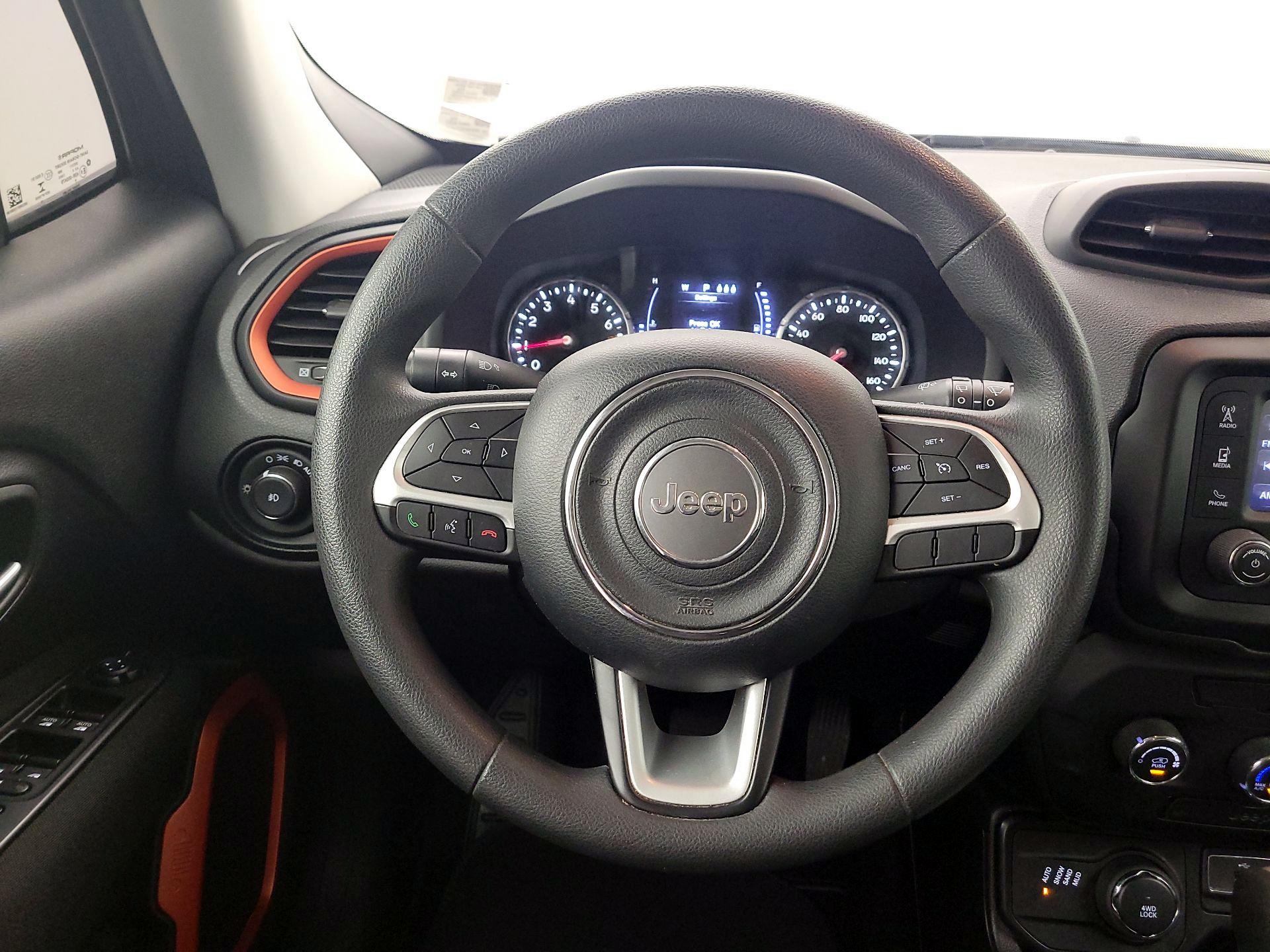 Thumbnail: 2019 Jeep Renegade - 10