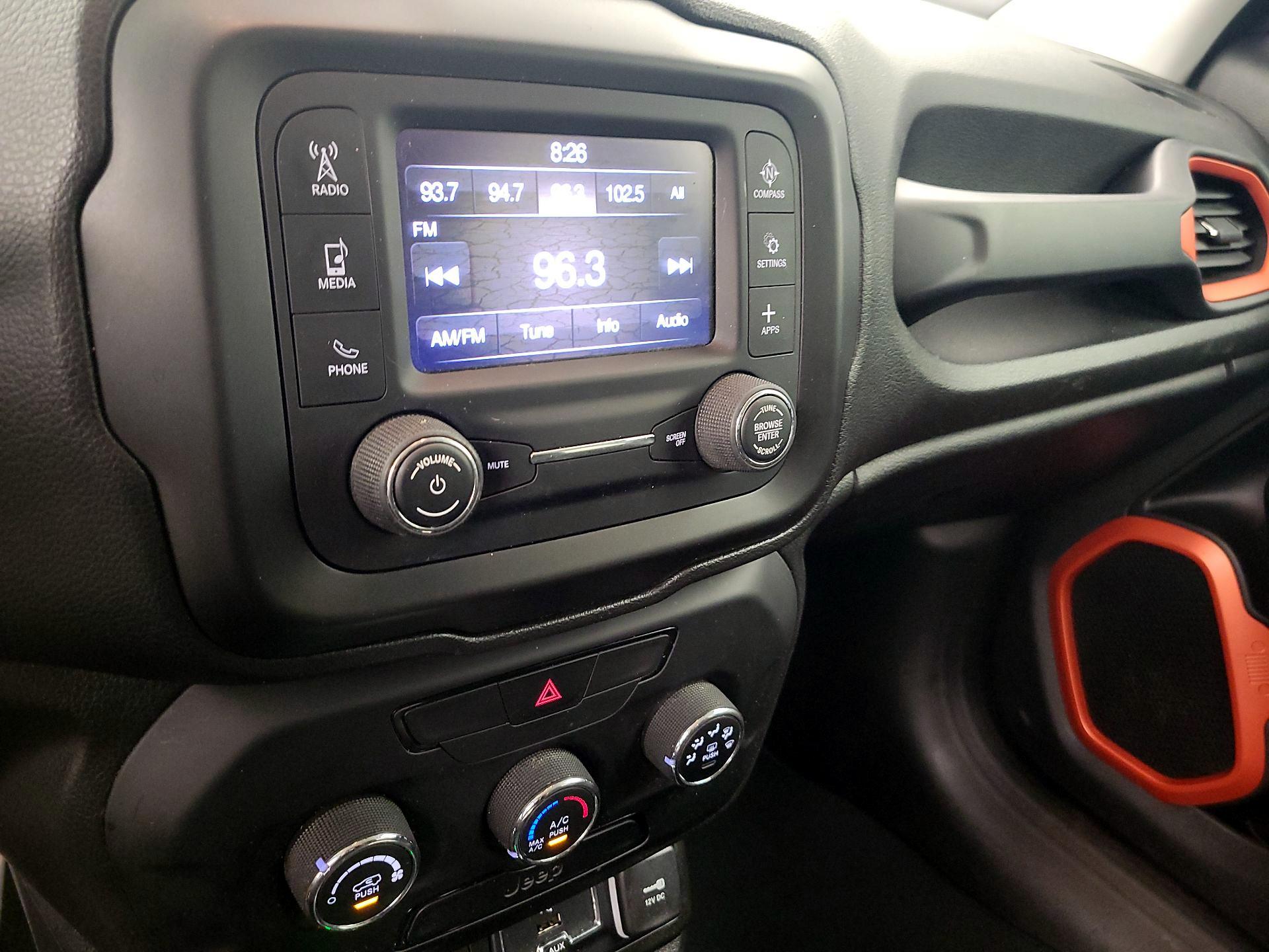 Thumbnail: 2019 Jeep Renegade - 15