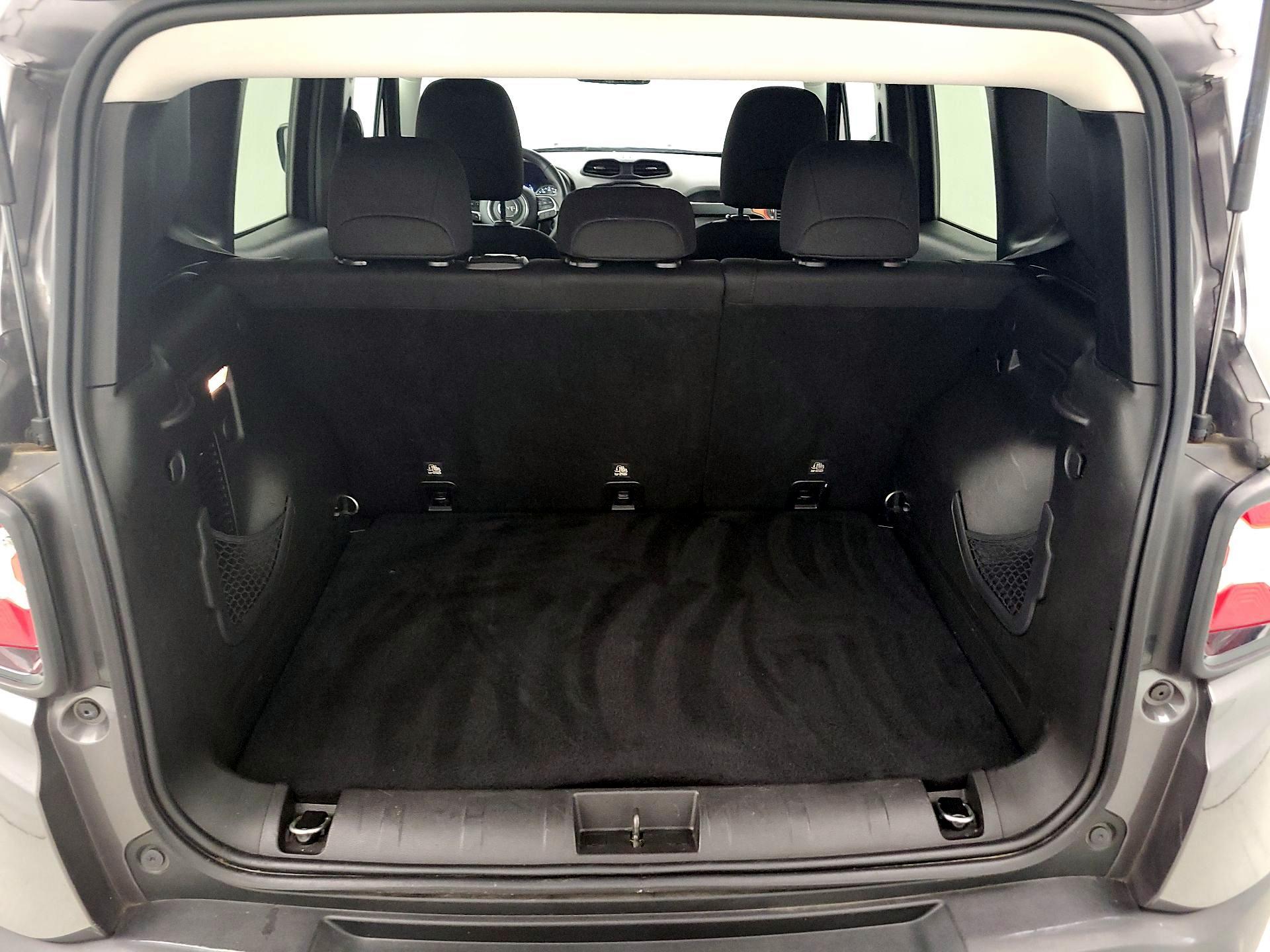 Thumbnail: 2019 Jeep Renegade - 20