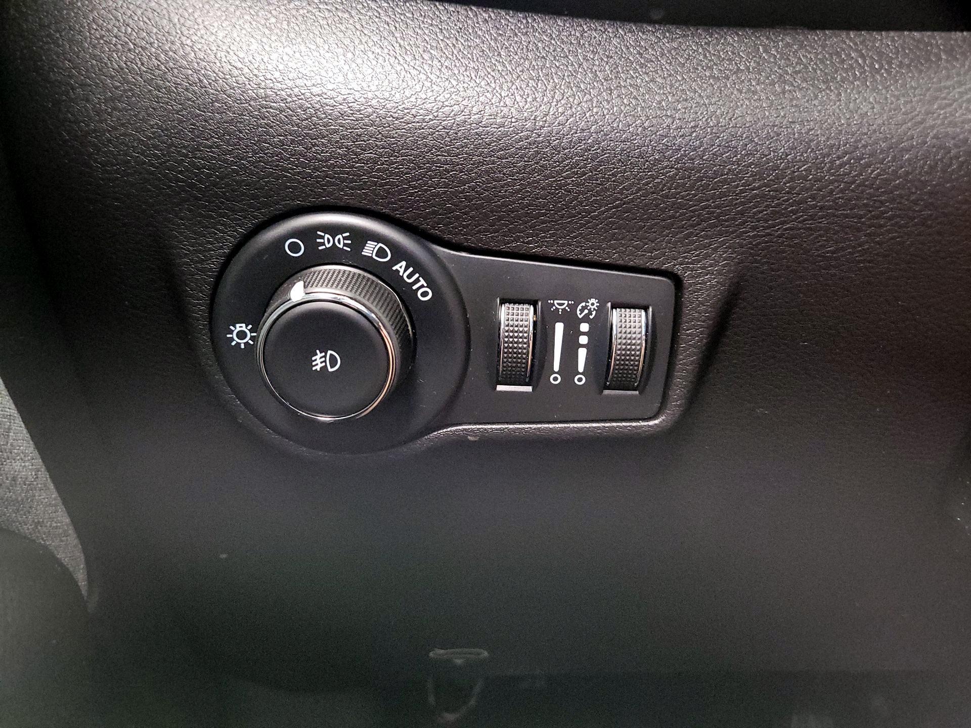 Thumbnail: 2023 Jeep Compass - 13